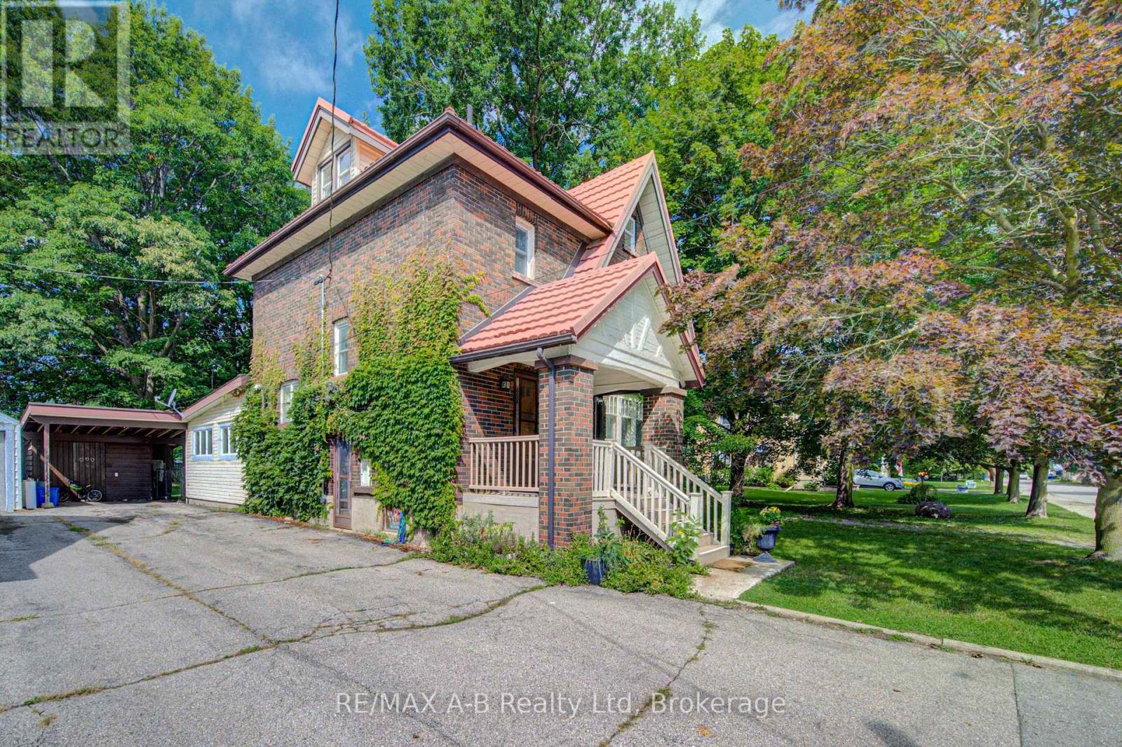 31 John Street Property Photo 5