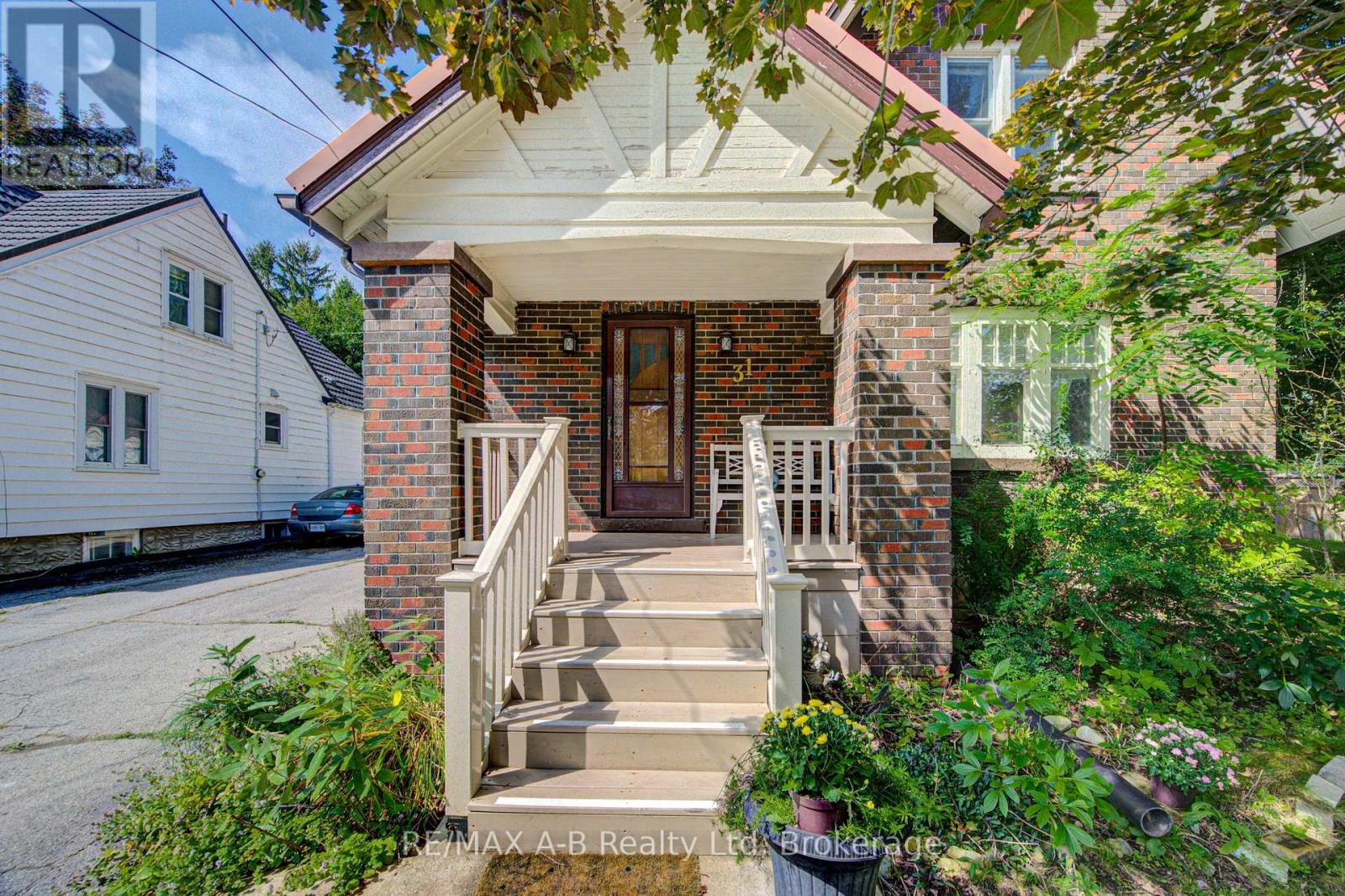 31 John Street Property Photo 9