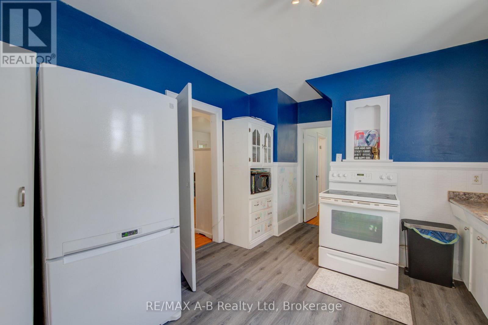 31 John Street Property Photo 17