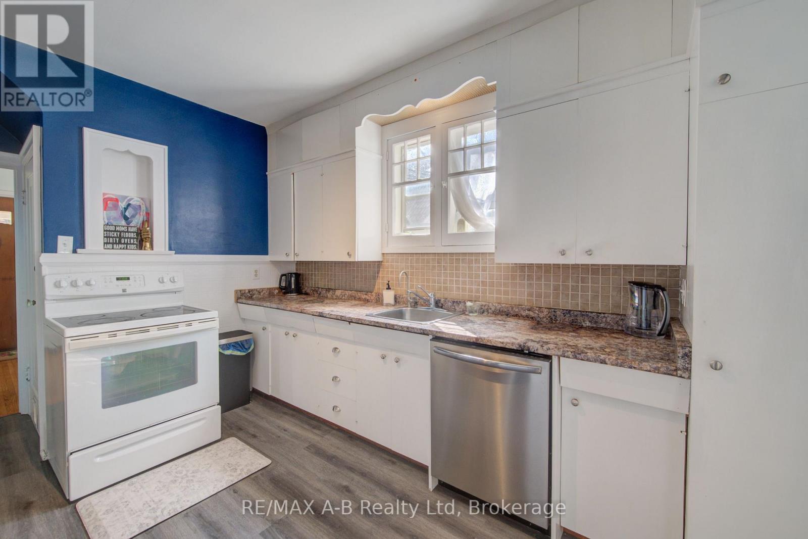 31 John Street Property Photo 18