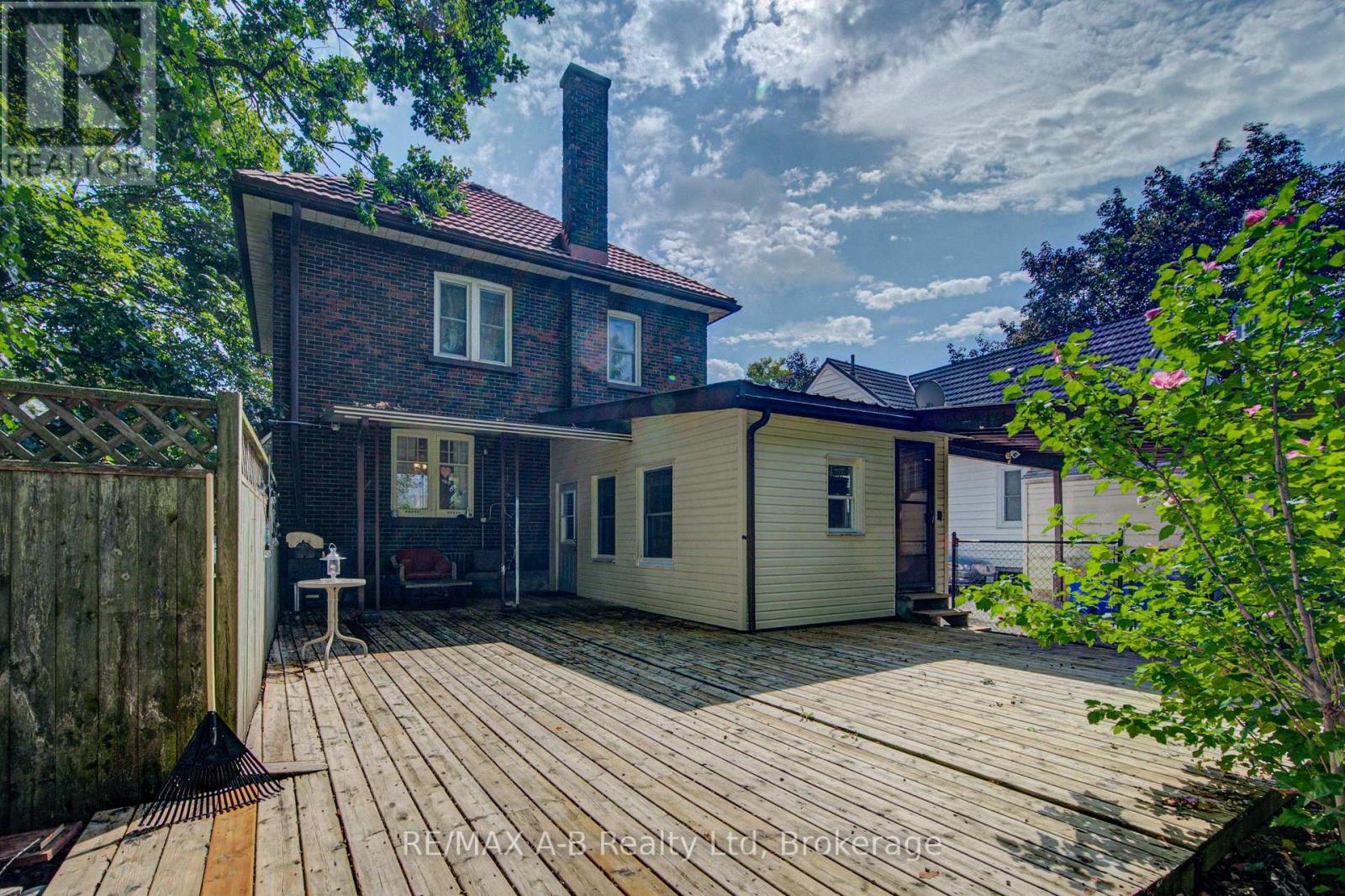 31 John Street Property Photo 32