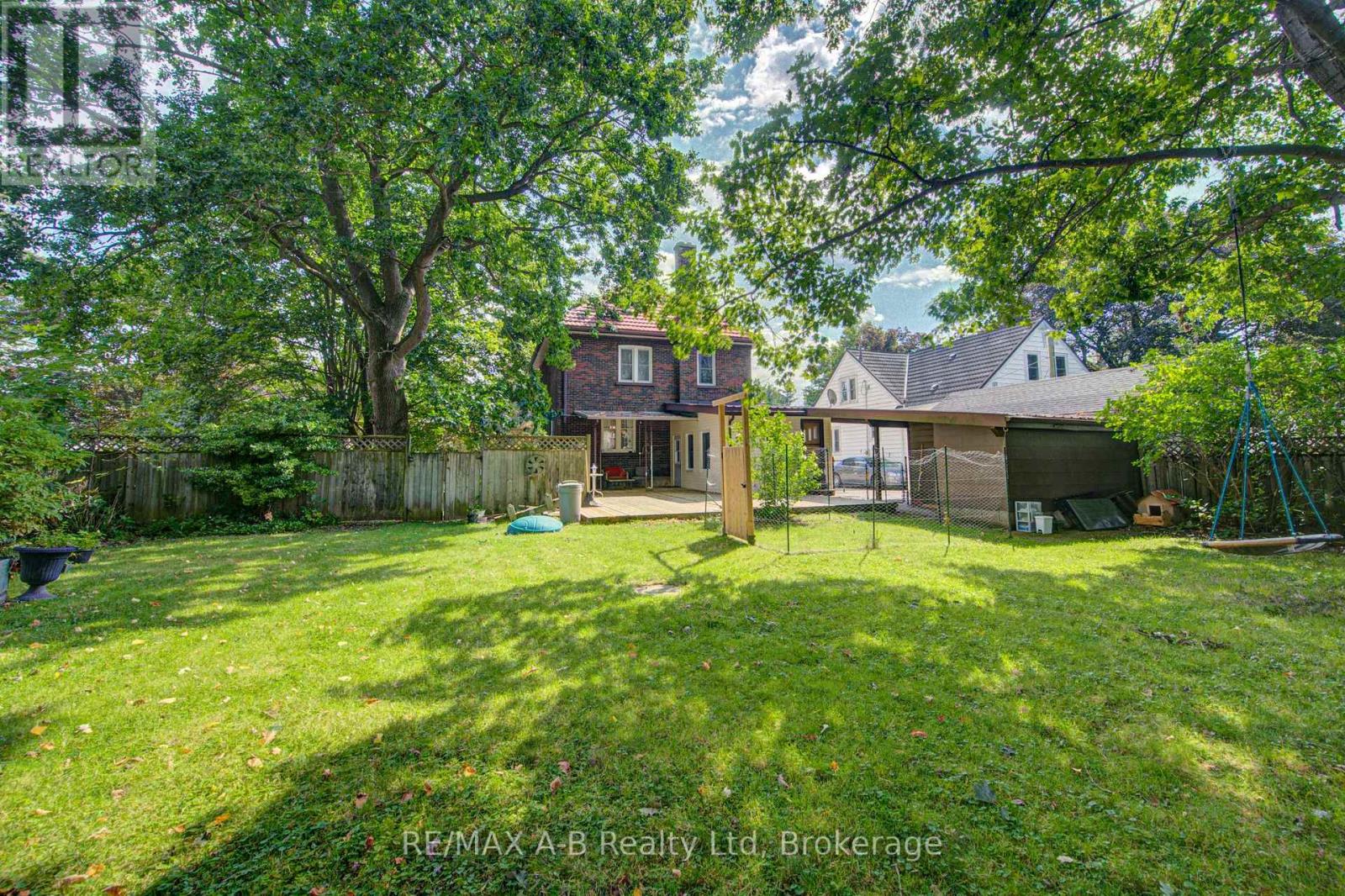 31 John Street Property Photo 33
