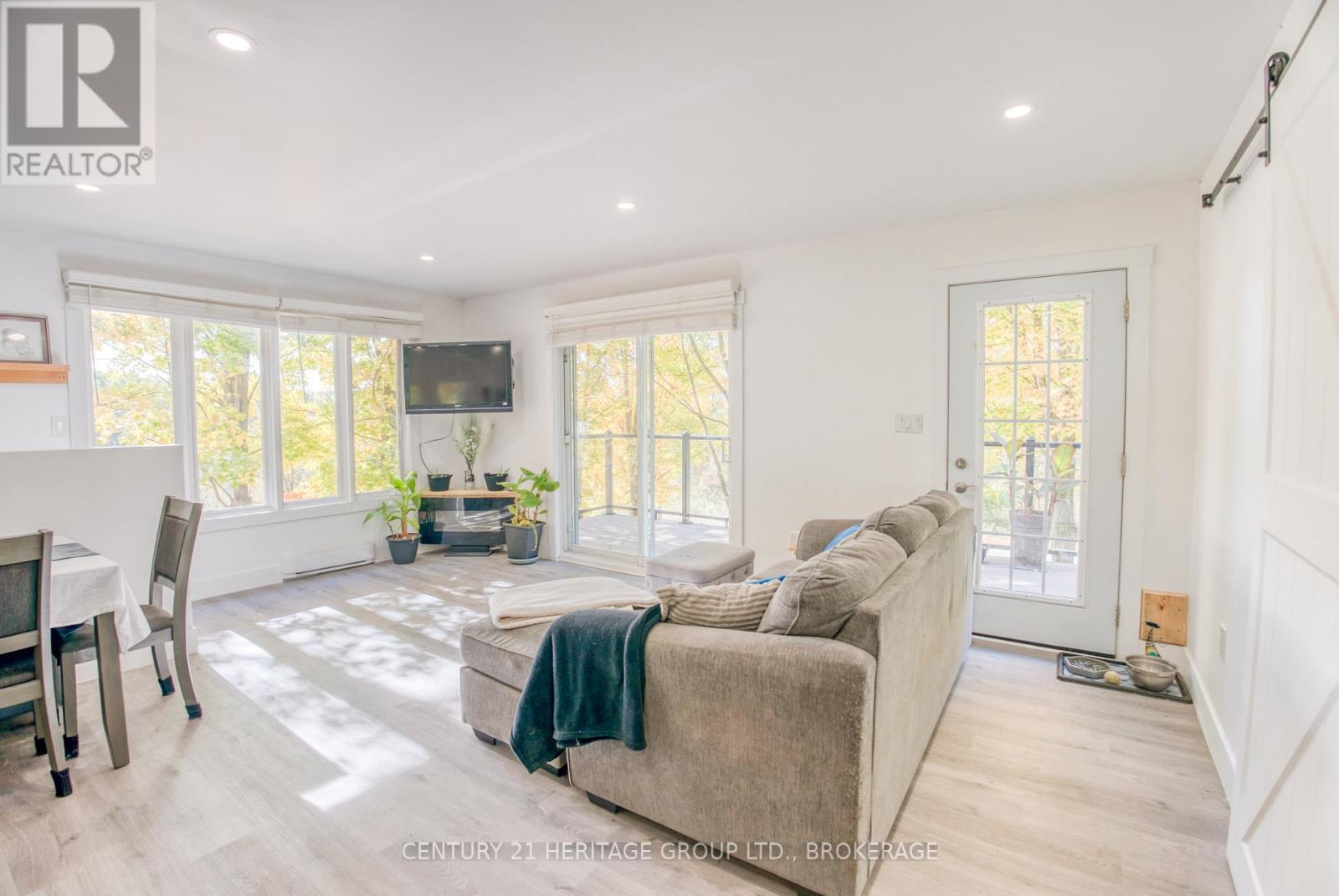 10874 Canoe Lake Road Property Photo 16