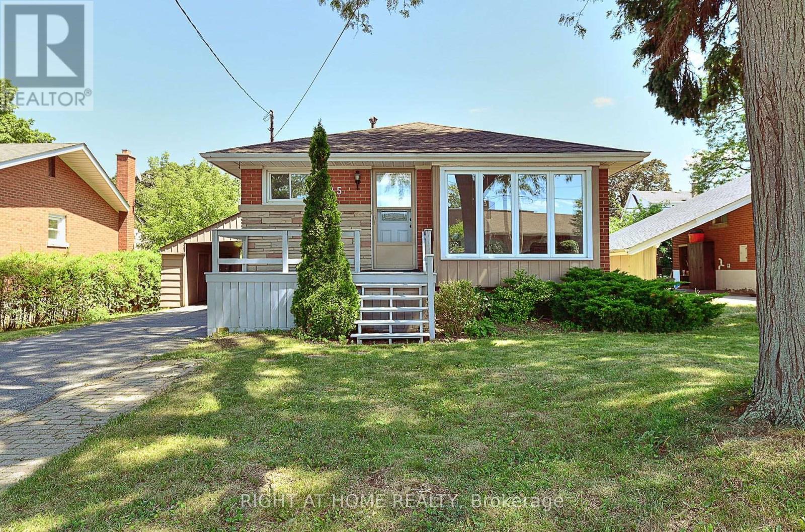 245 West 33rd Street Property Photo 1