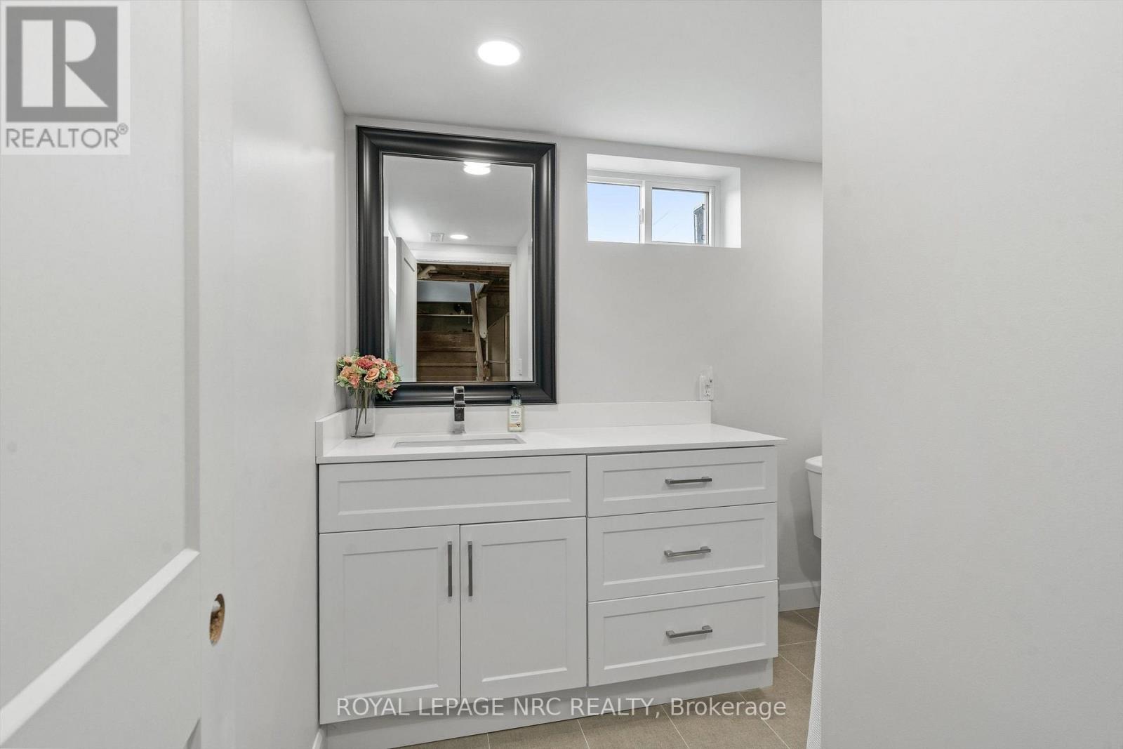 161 Catherine Street Property Photo 30