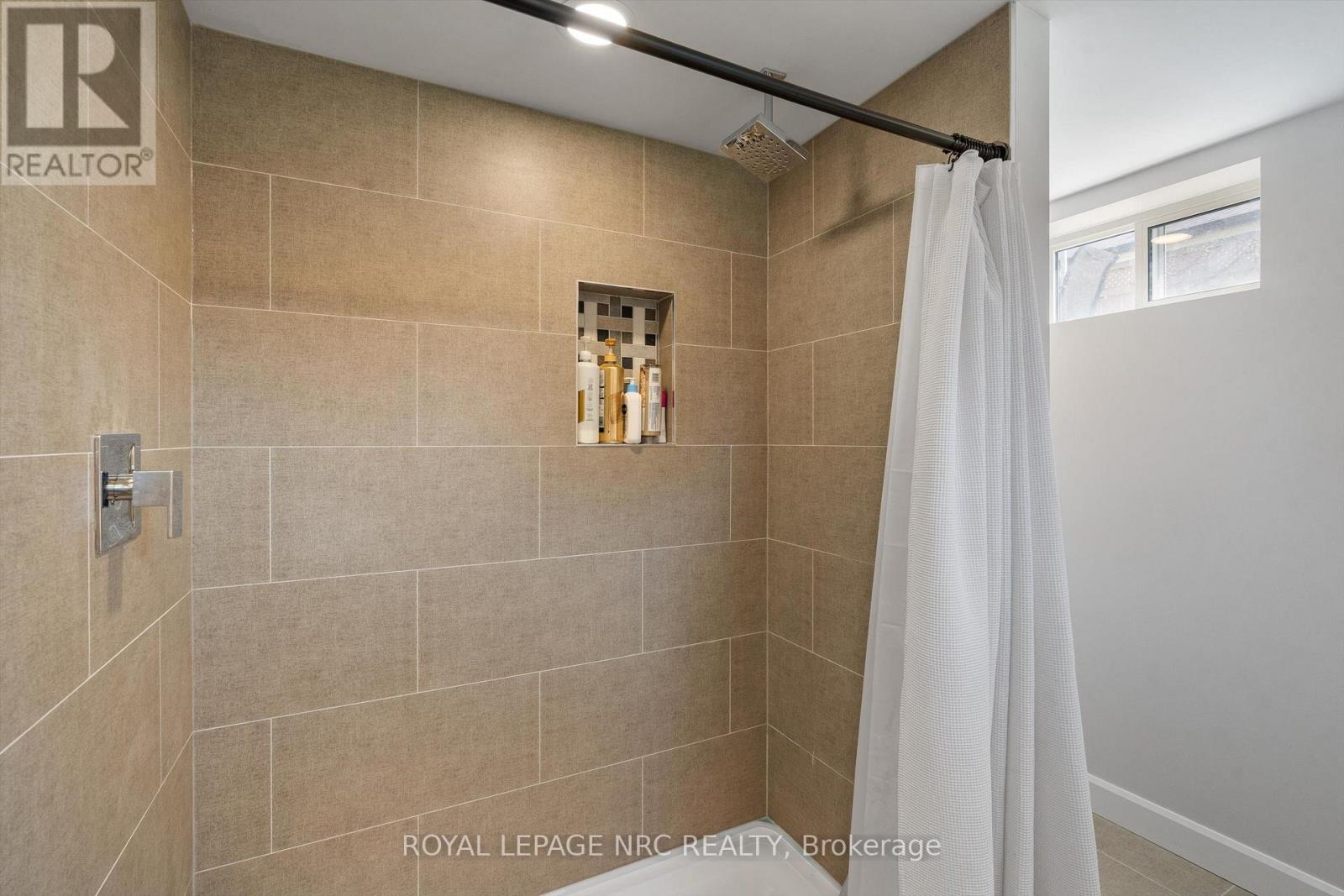 161 Catherine Street Property Photo 31