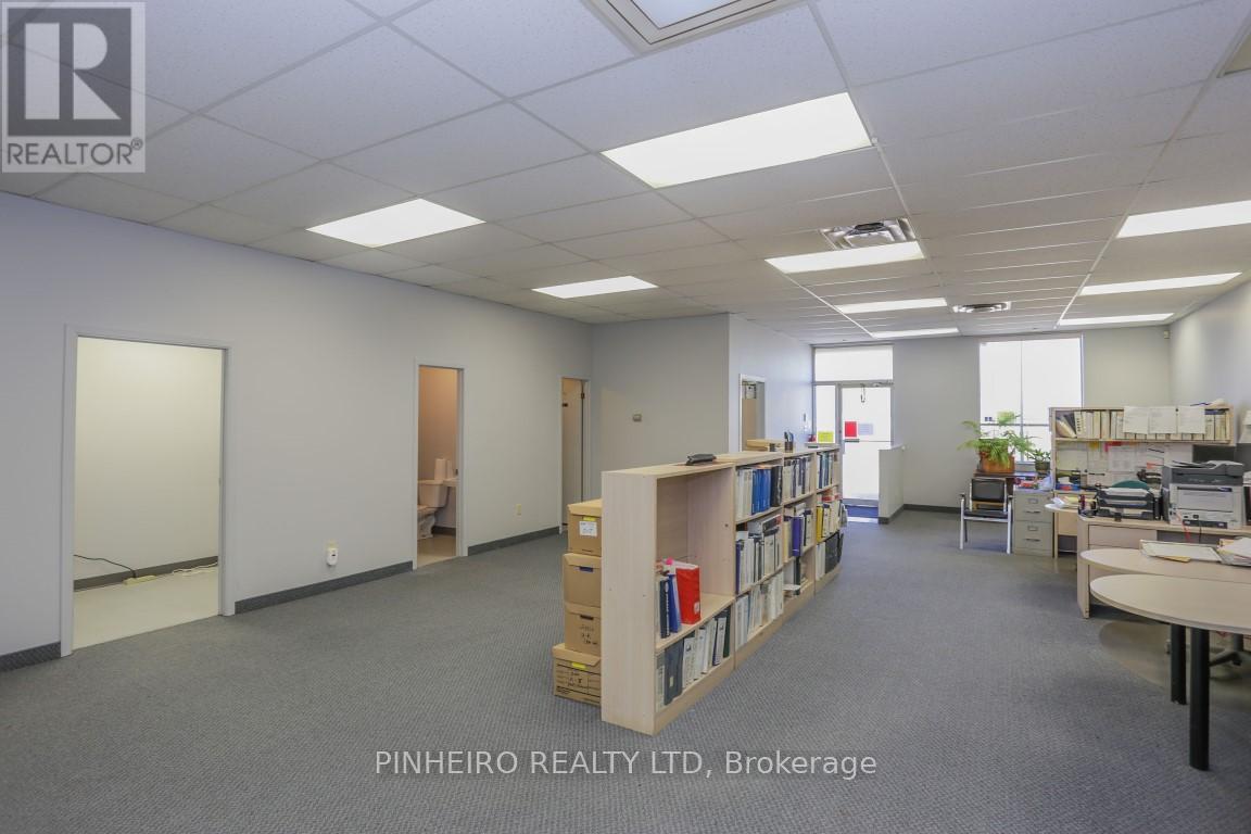 3 - 115 Midpark Road Property Photo 7