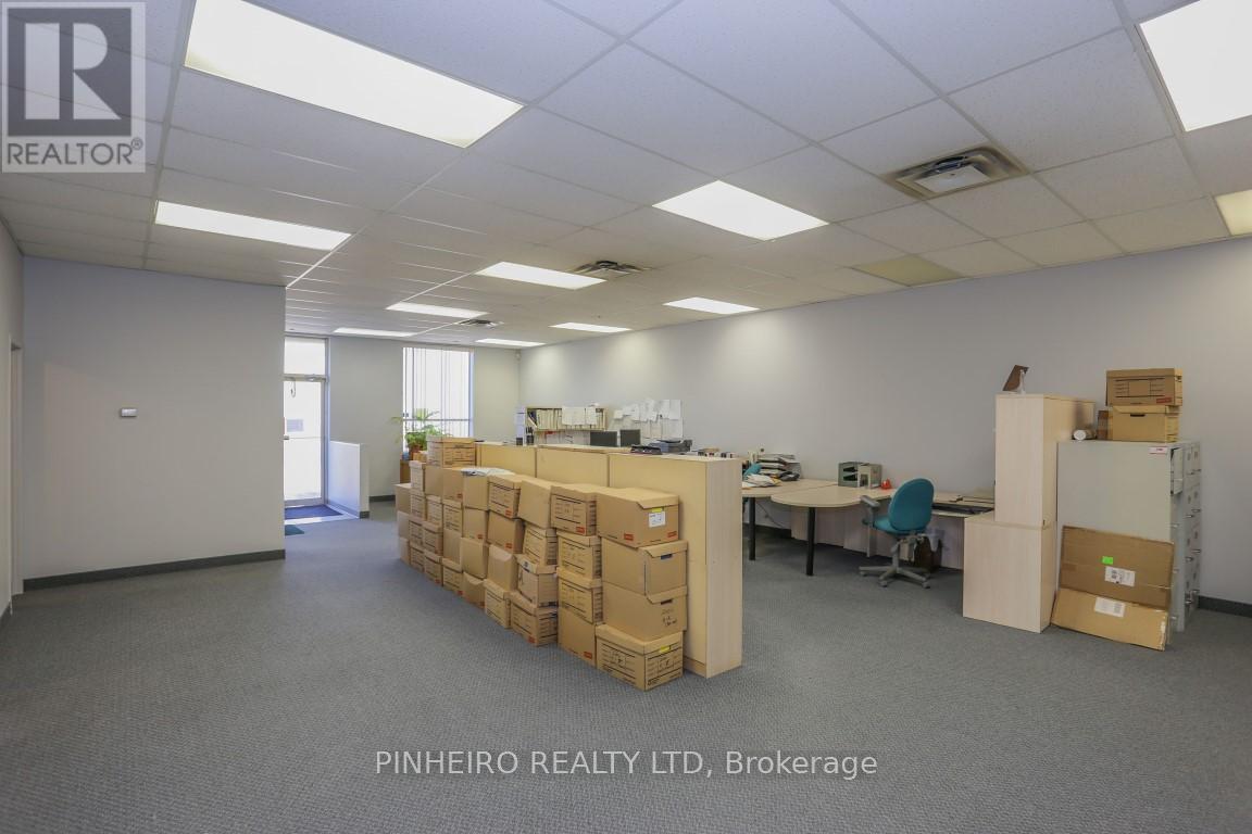 3 - 115 Midpark Road Property Photo 8