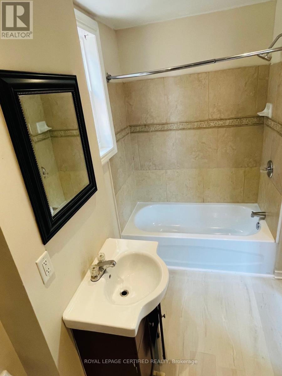 10 Fairleigh Avenue N Property Photo 24