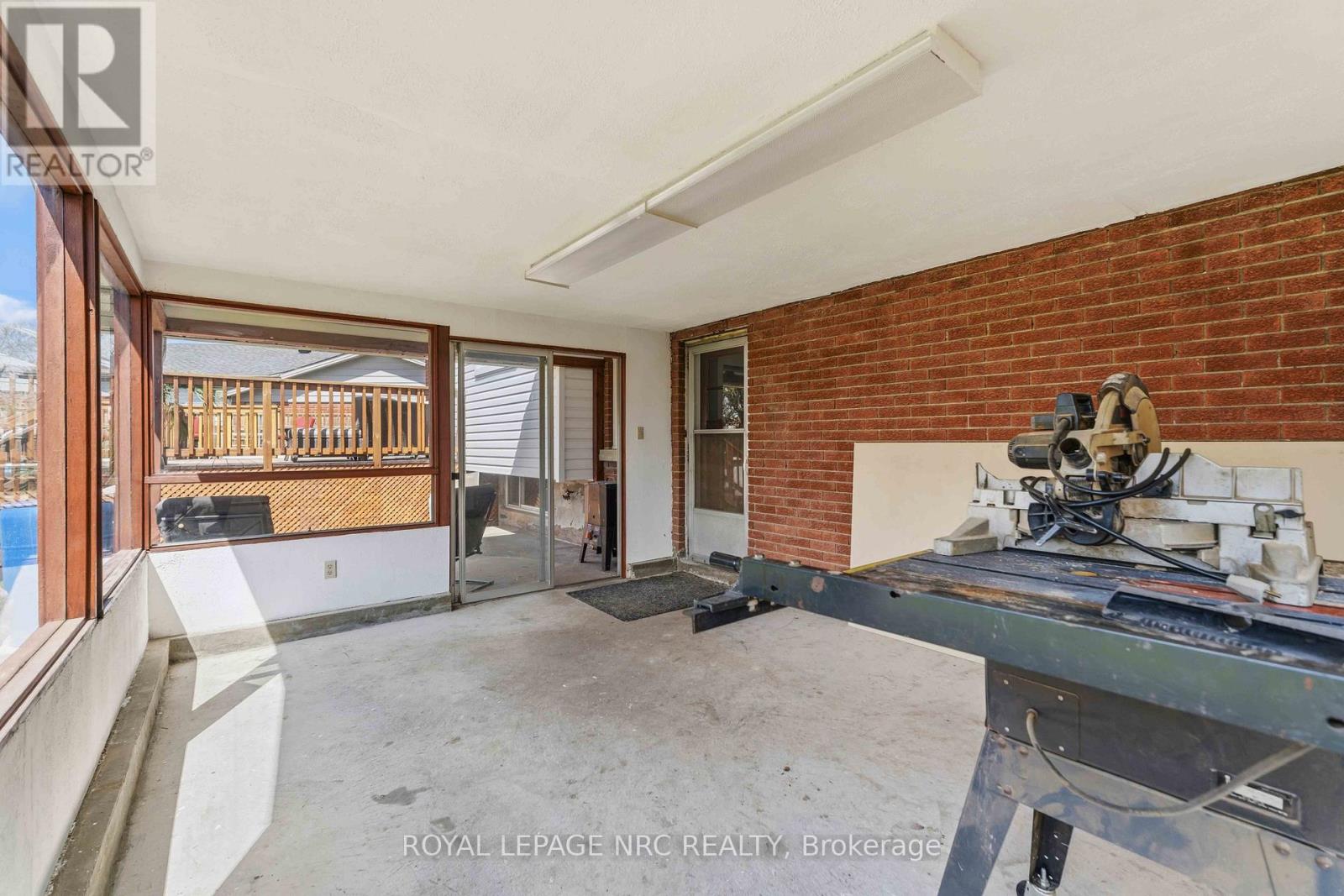 4485 Queensway Crescent Property Photo 31