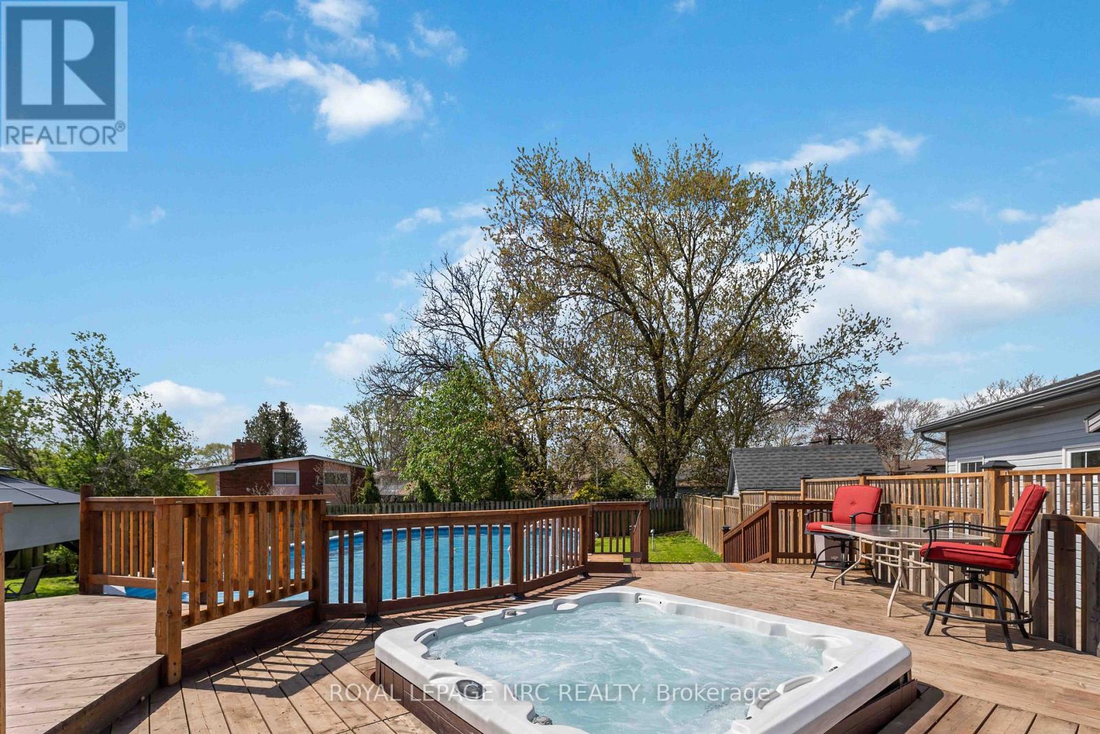 4485 Queensway Crescent Property Photo 38