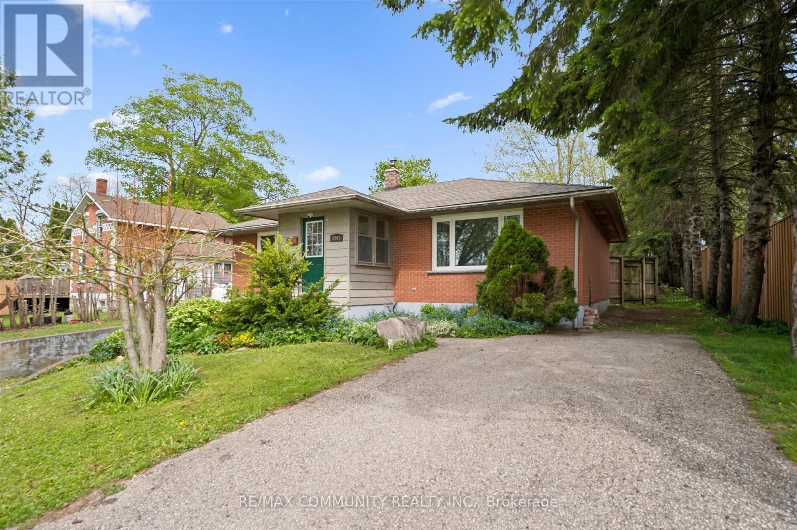 2063 George Street Property Photo 2