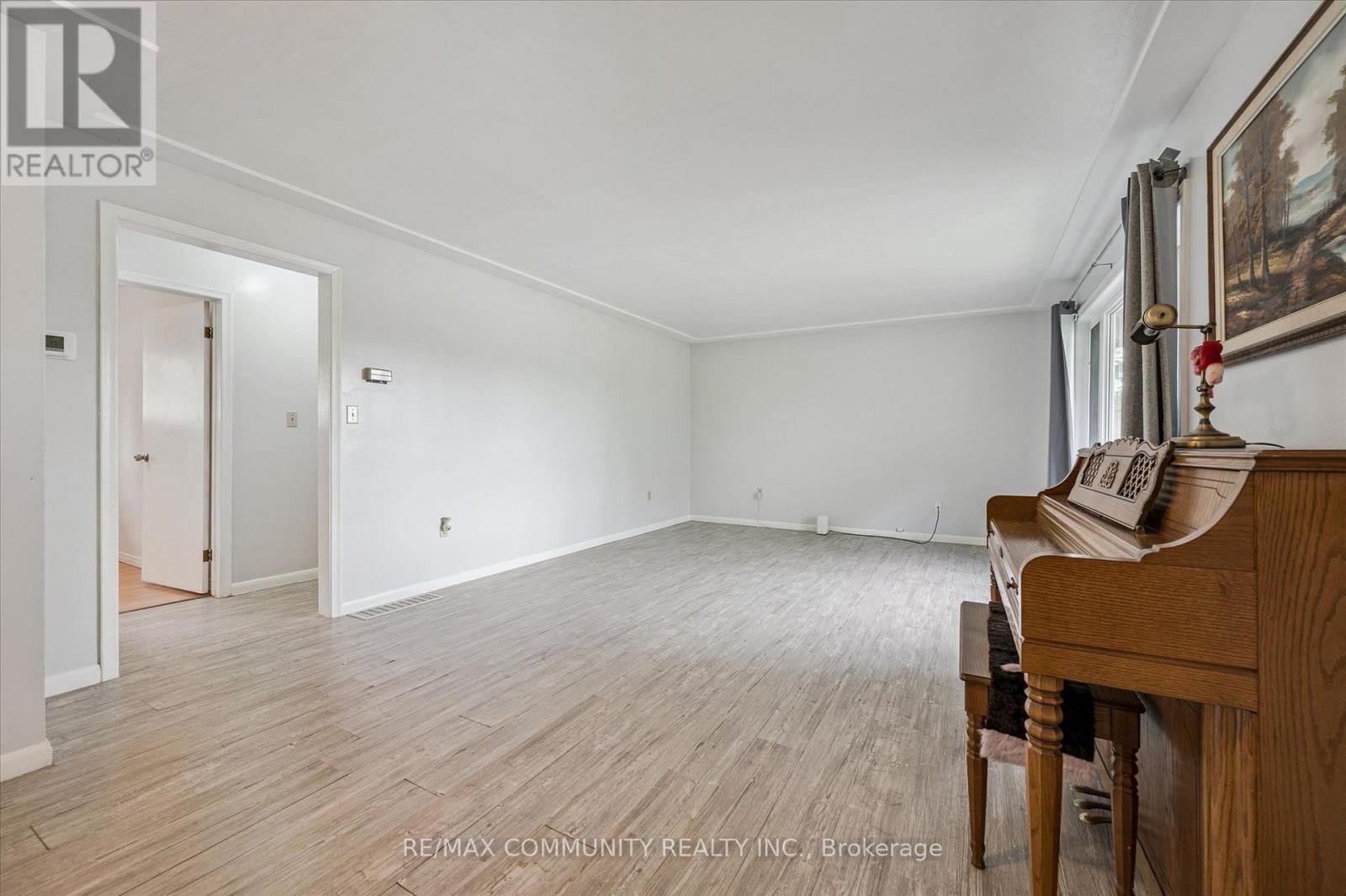 2063 George Street Property Photo 6