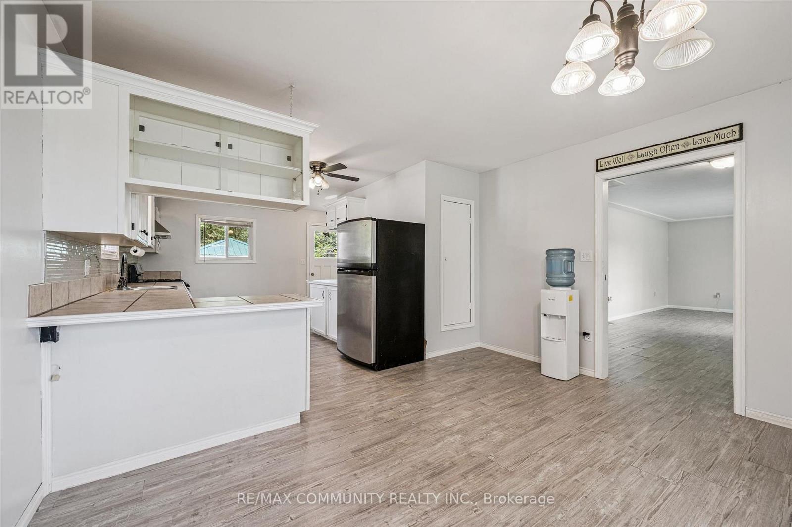 2063 George Street Property Photo 8