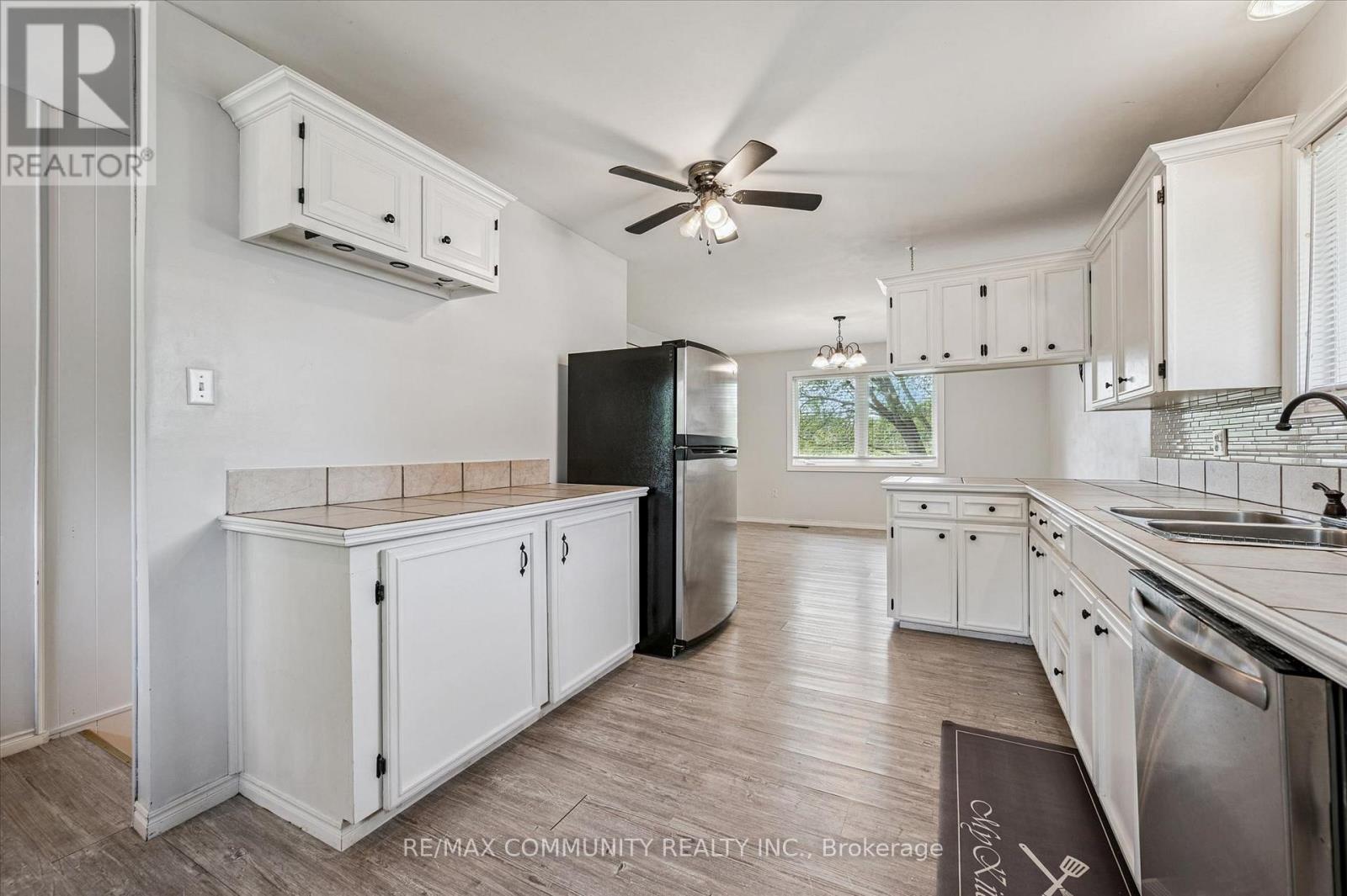 2063 George Street Property Photo 12