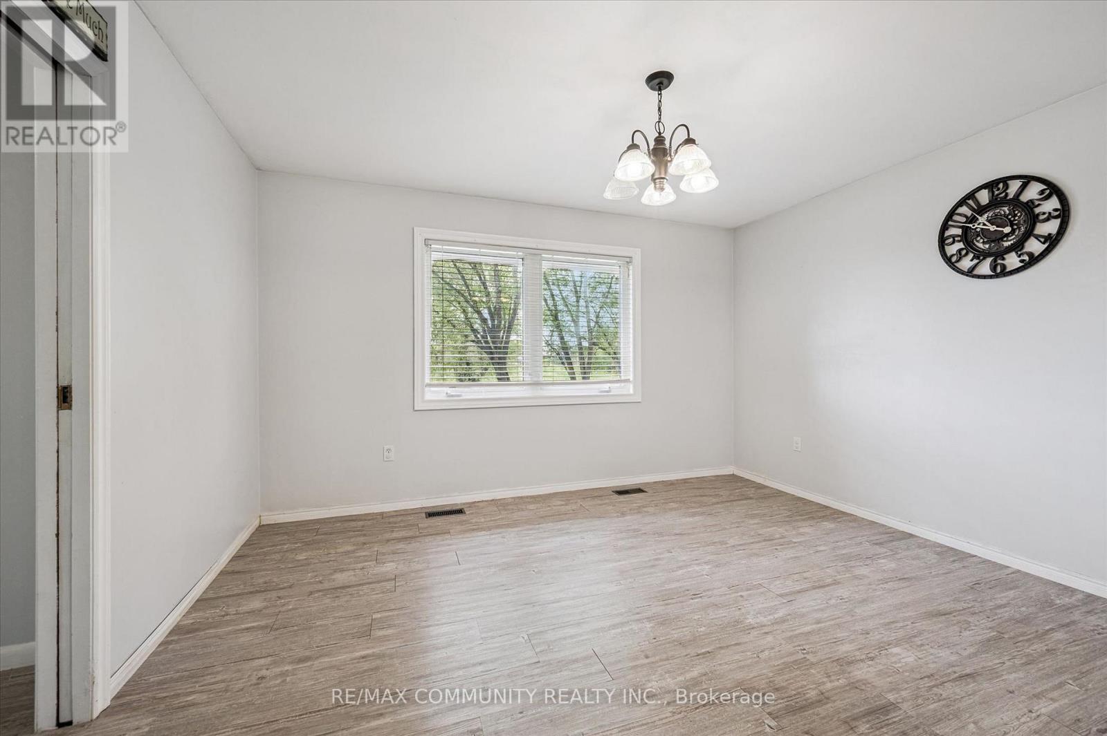 2063 George Street Property Photo 14
