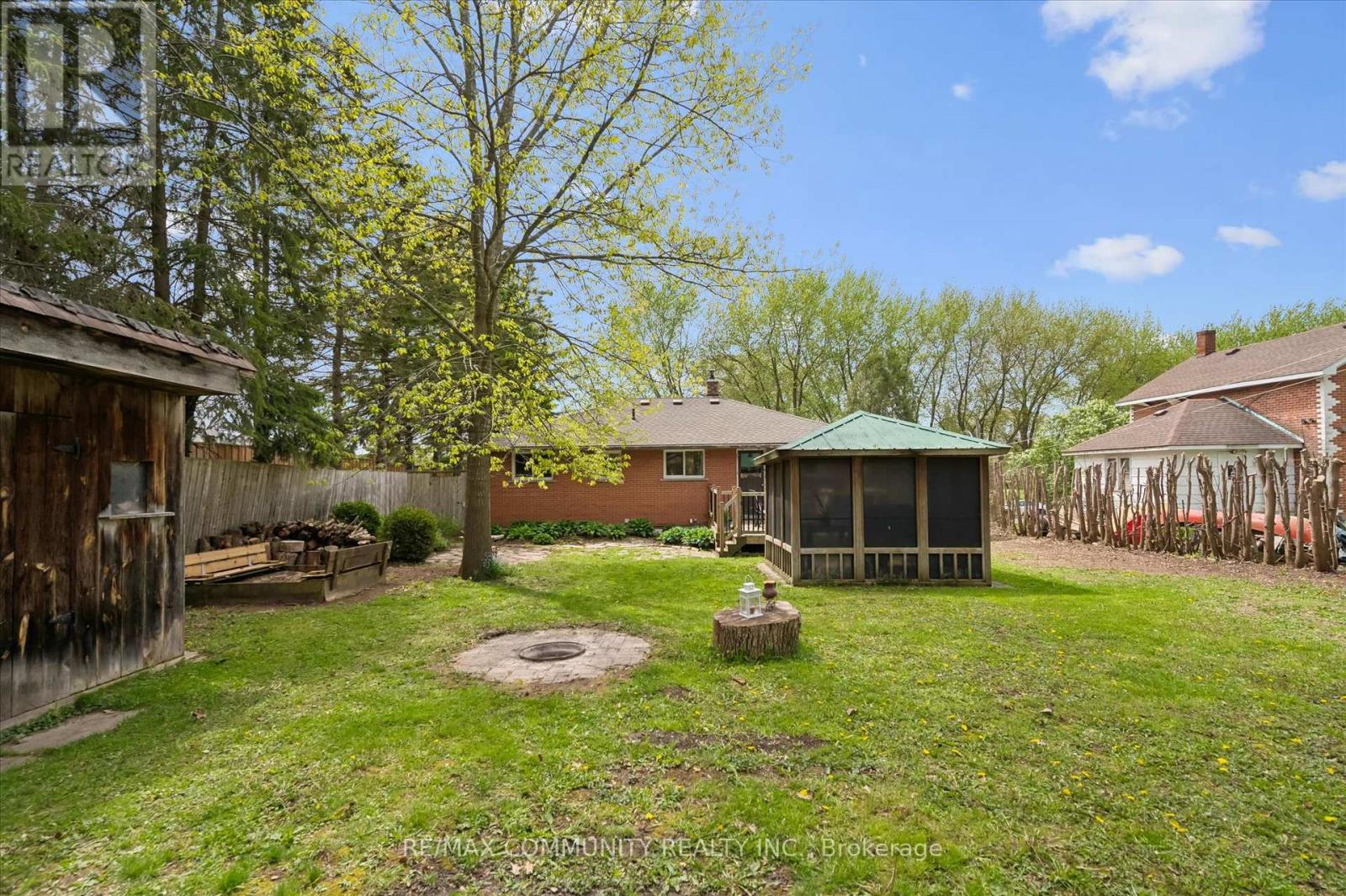 2063 George Street Property Photo 34