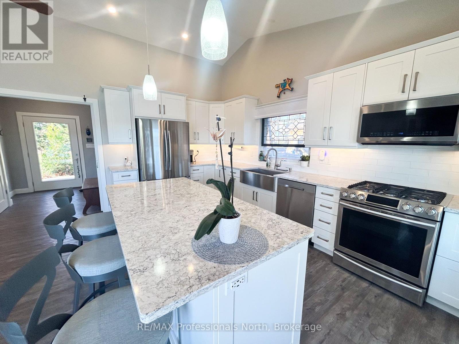 563 Dalhaven Road Property Photo 6