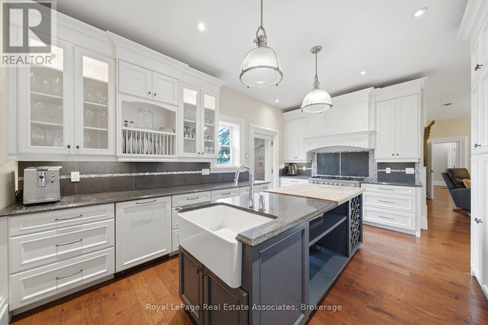398 Canboro Road Property Photo 9