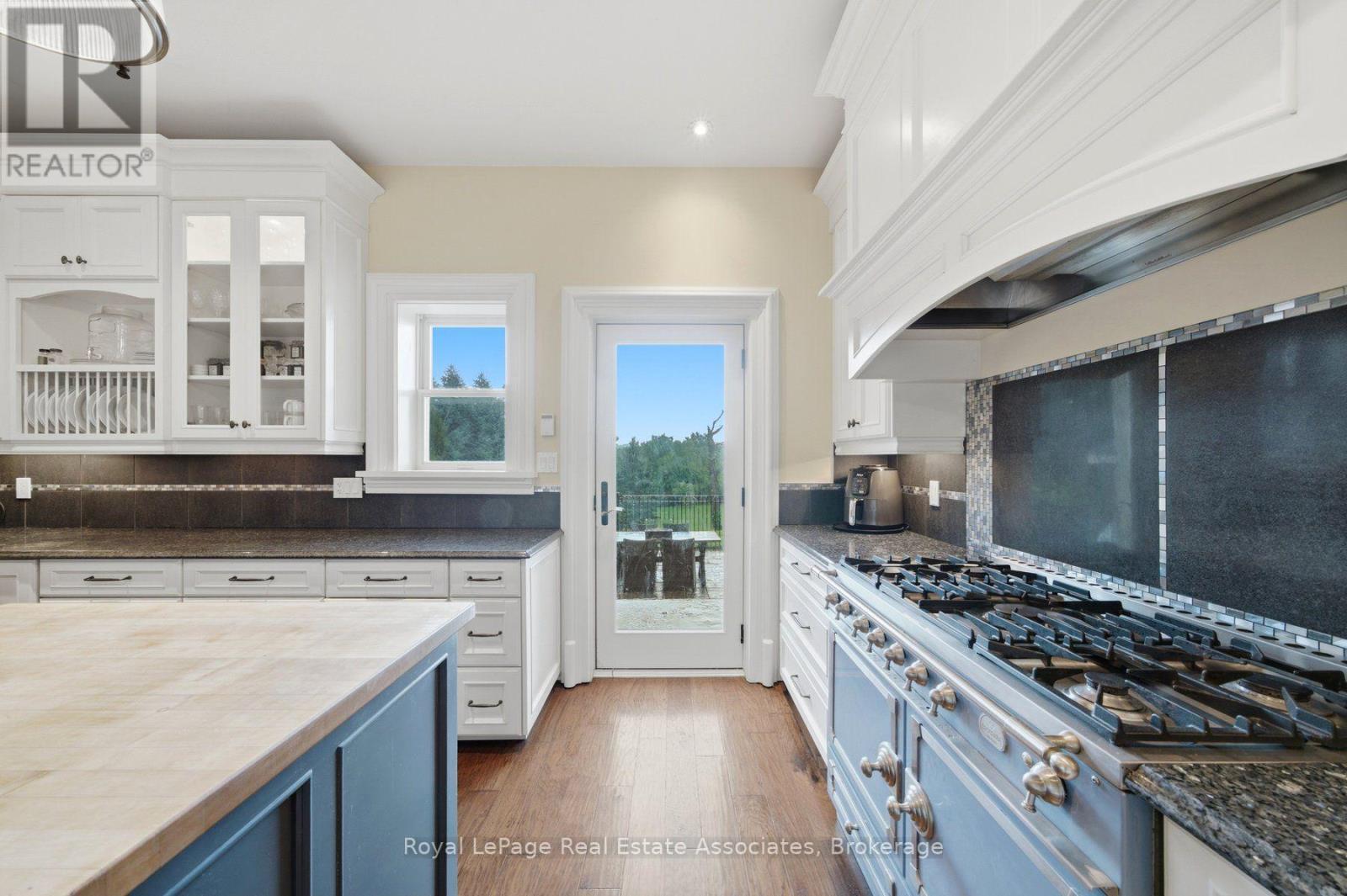 398 Canboro Road Property Photo 10