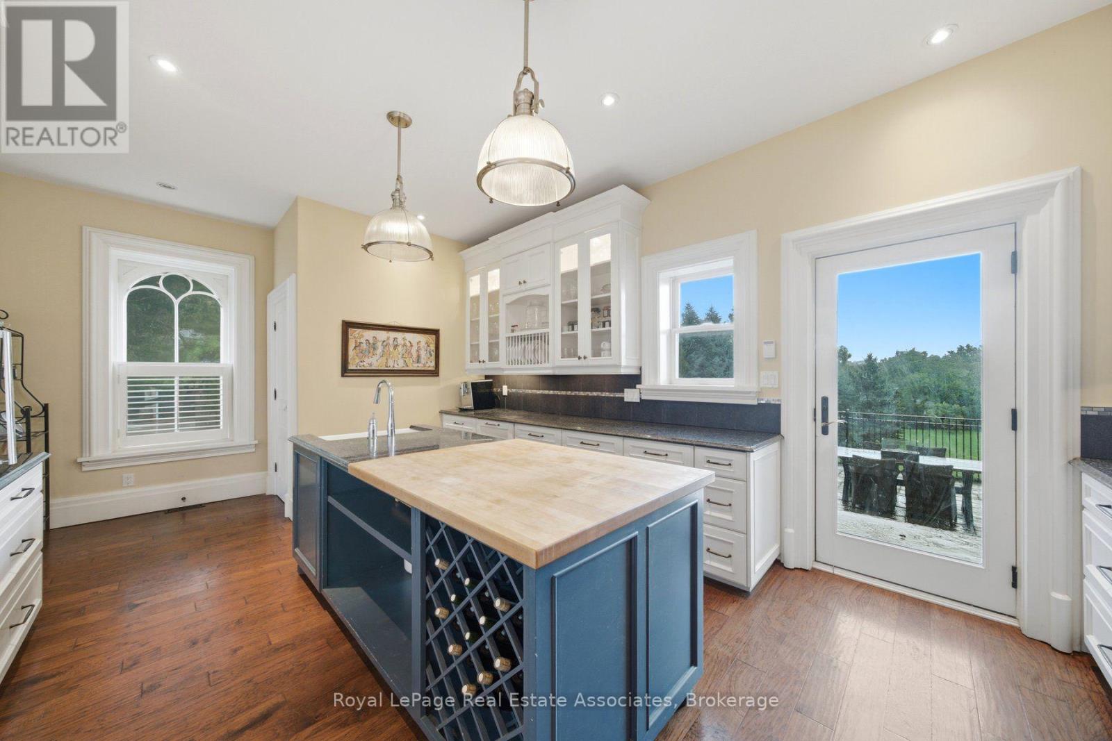 398 Canboro Road Property Photo 11