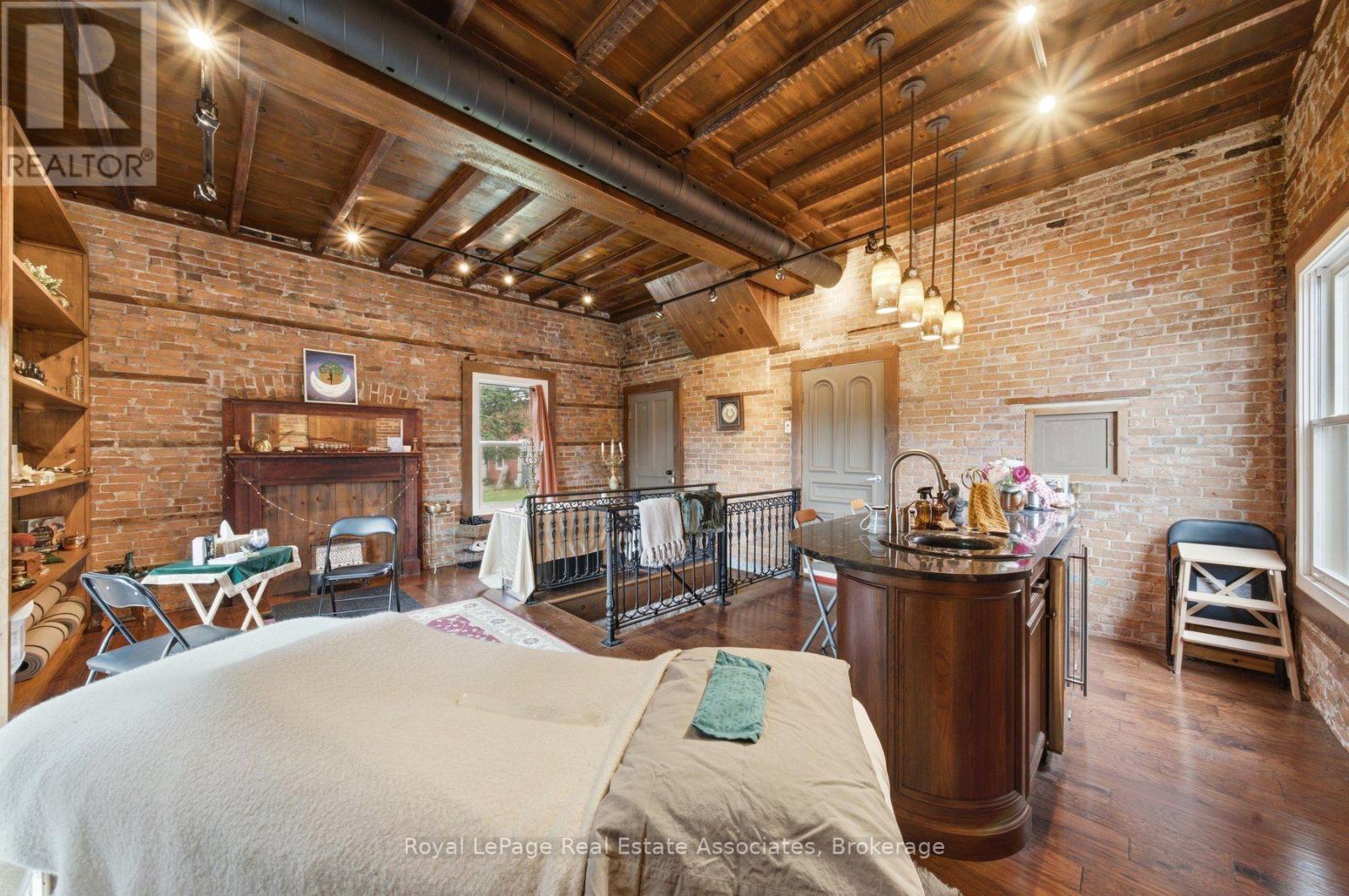 398 Canboro Road Property Photo 21