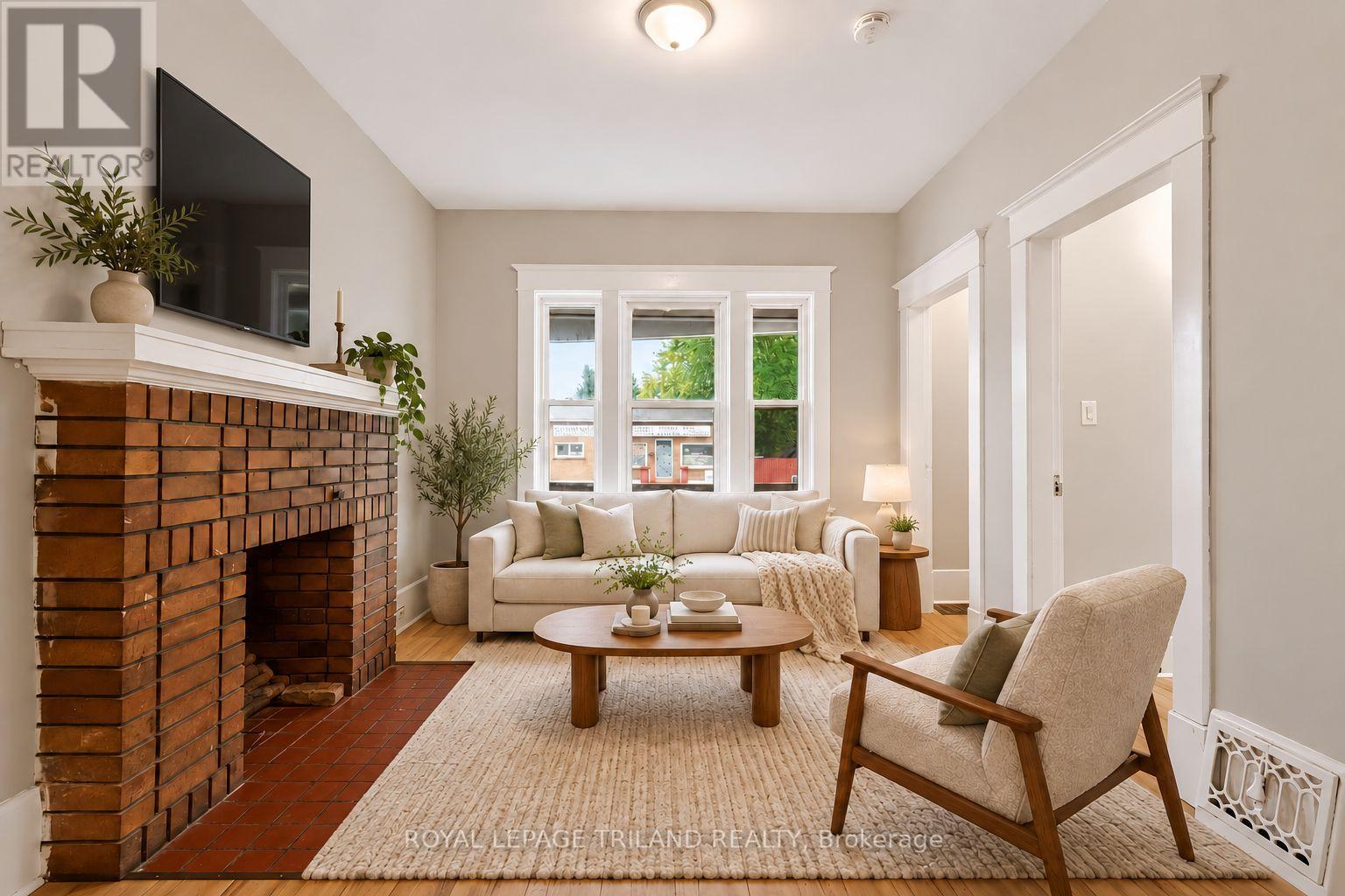 136 Adelaide Street N Property Photo 1
