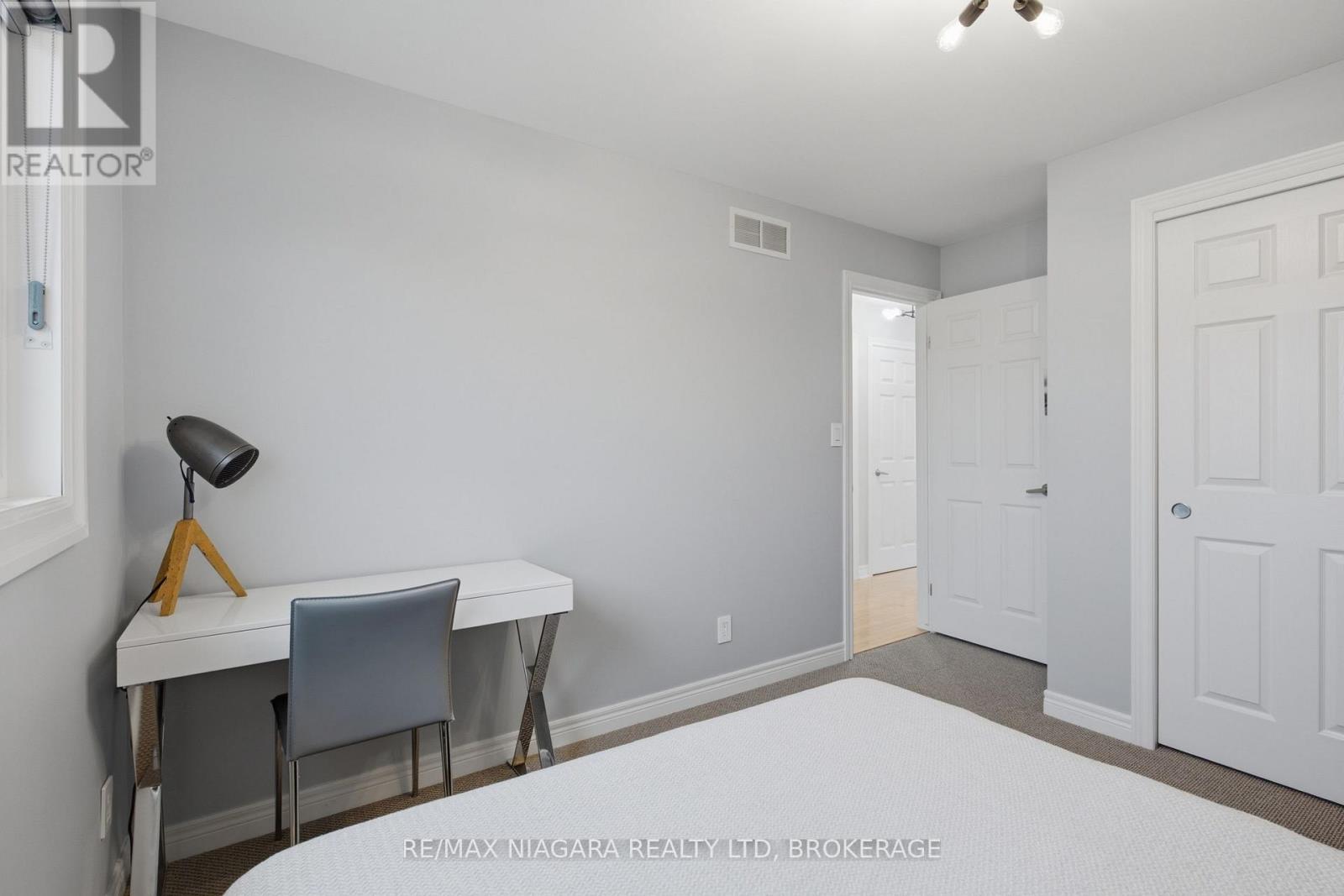 15 Cozocar Crescent Property Photo 7