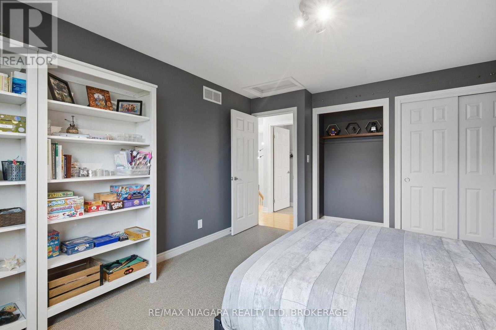 15 Cozocar Crescent Property Photo 8