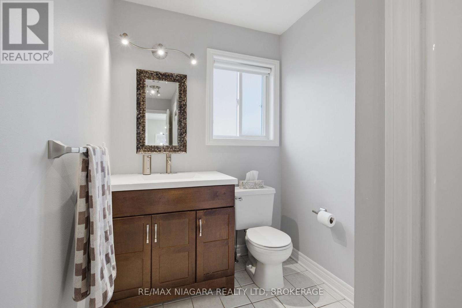 15 Cozocar Crescent Property Photo 9
