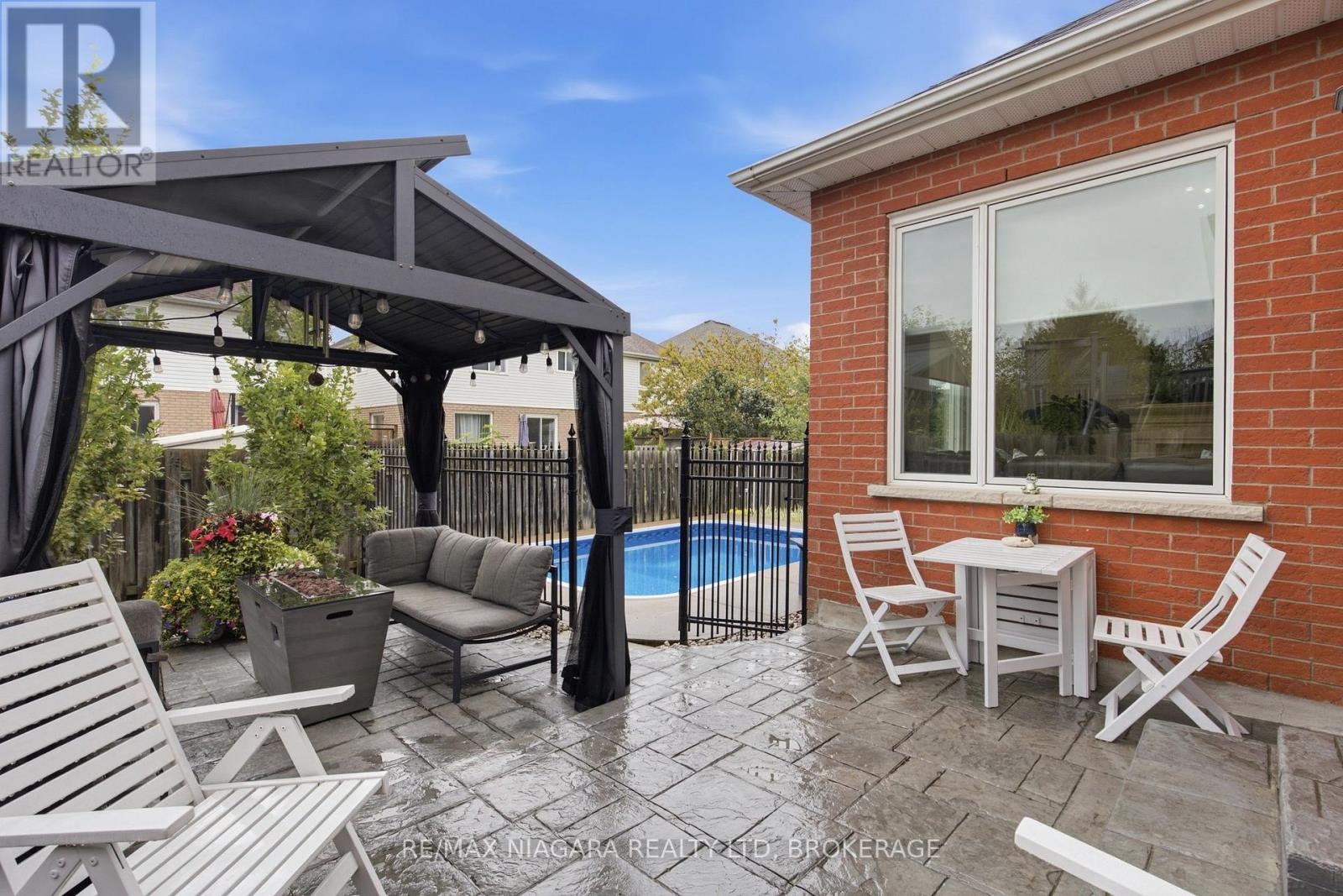 15 Cozocar Crescent Property Photo 19