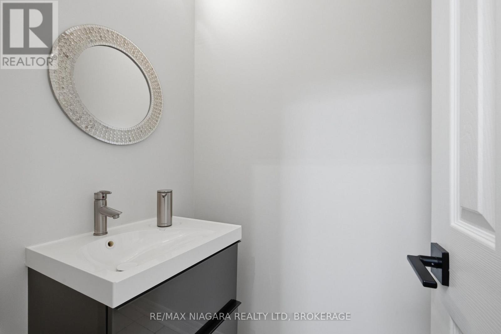 15 Cozocar Crescent Property Photo 38