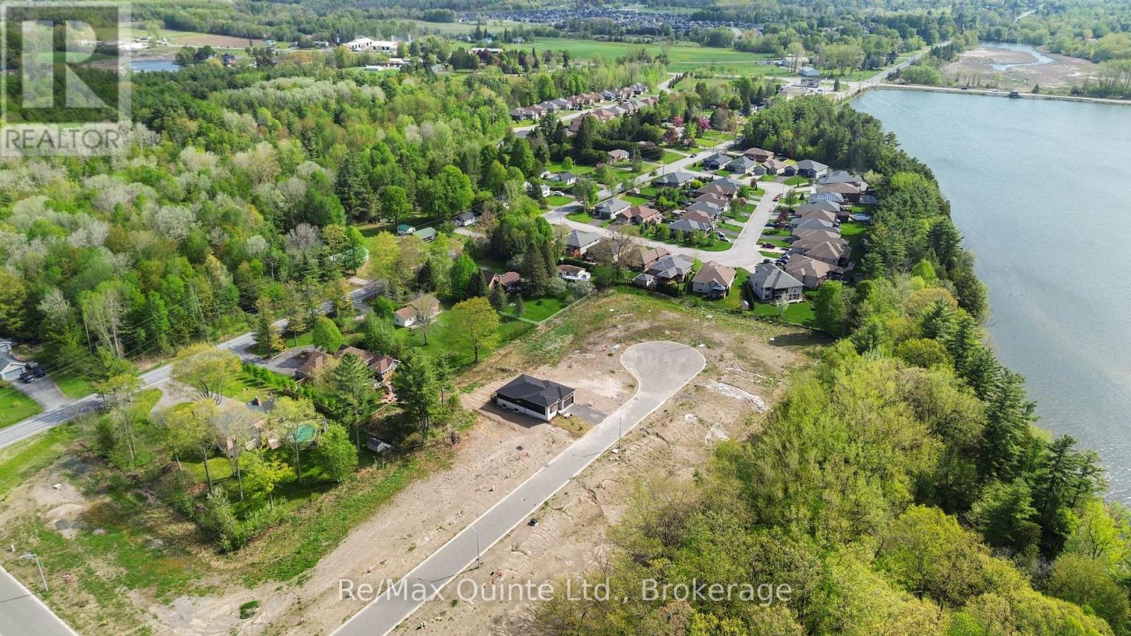 30 Exeter Court Property Photo 6