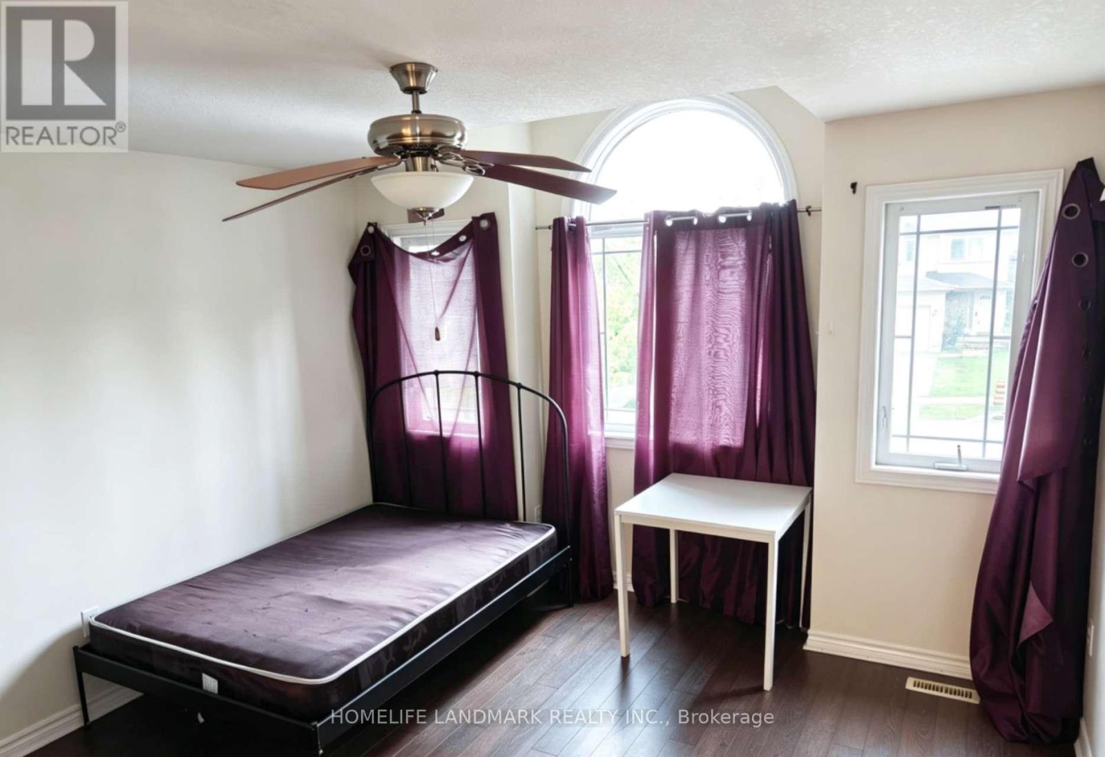 740 Oakcrossing Road Property Photo 6