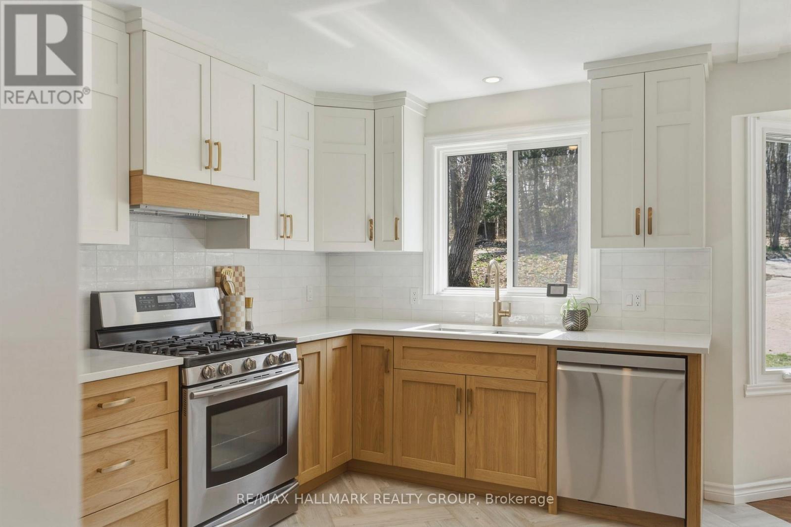 408 Yole Crescent Property Photo 16
