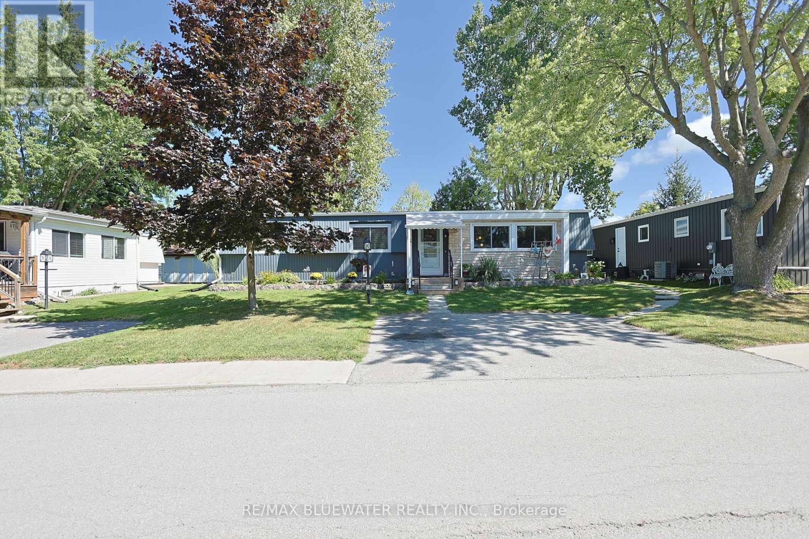 95 Shannon Boulevard Property Photo 6