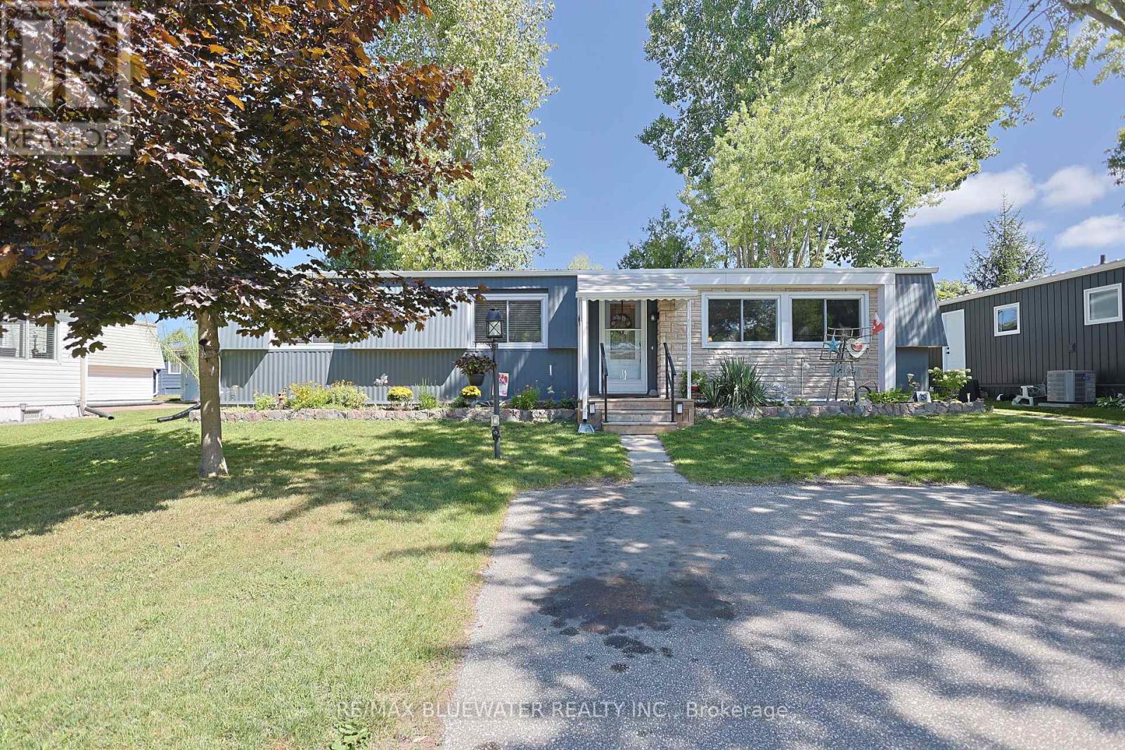 95 Shannon Boulevard Property Photo 7