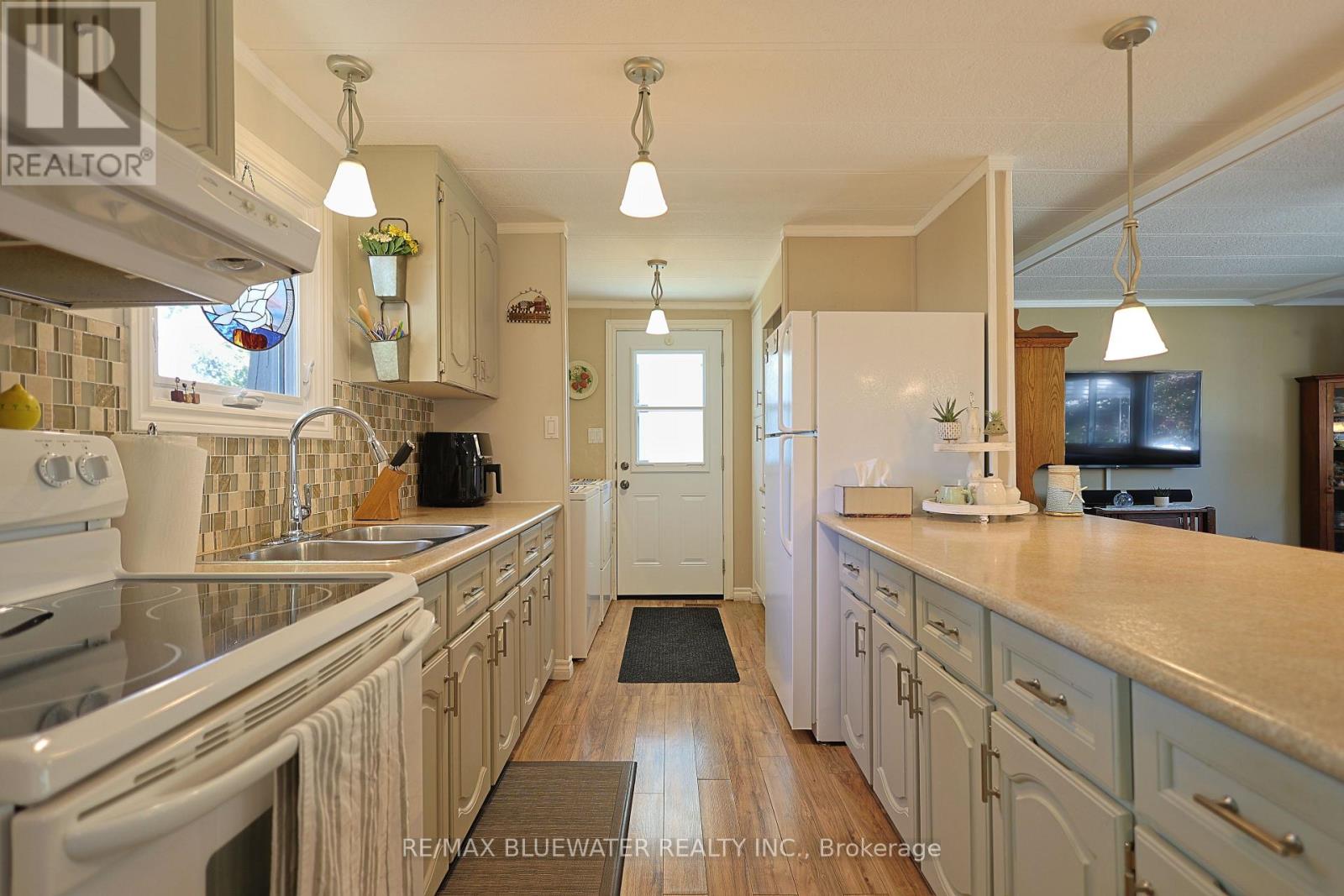 95 Shannon Boulevard Property Photo 22