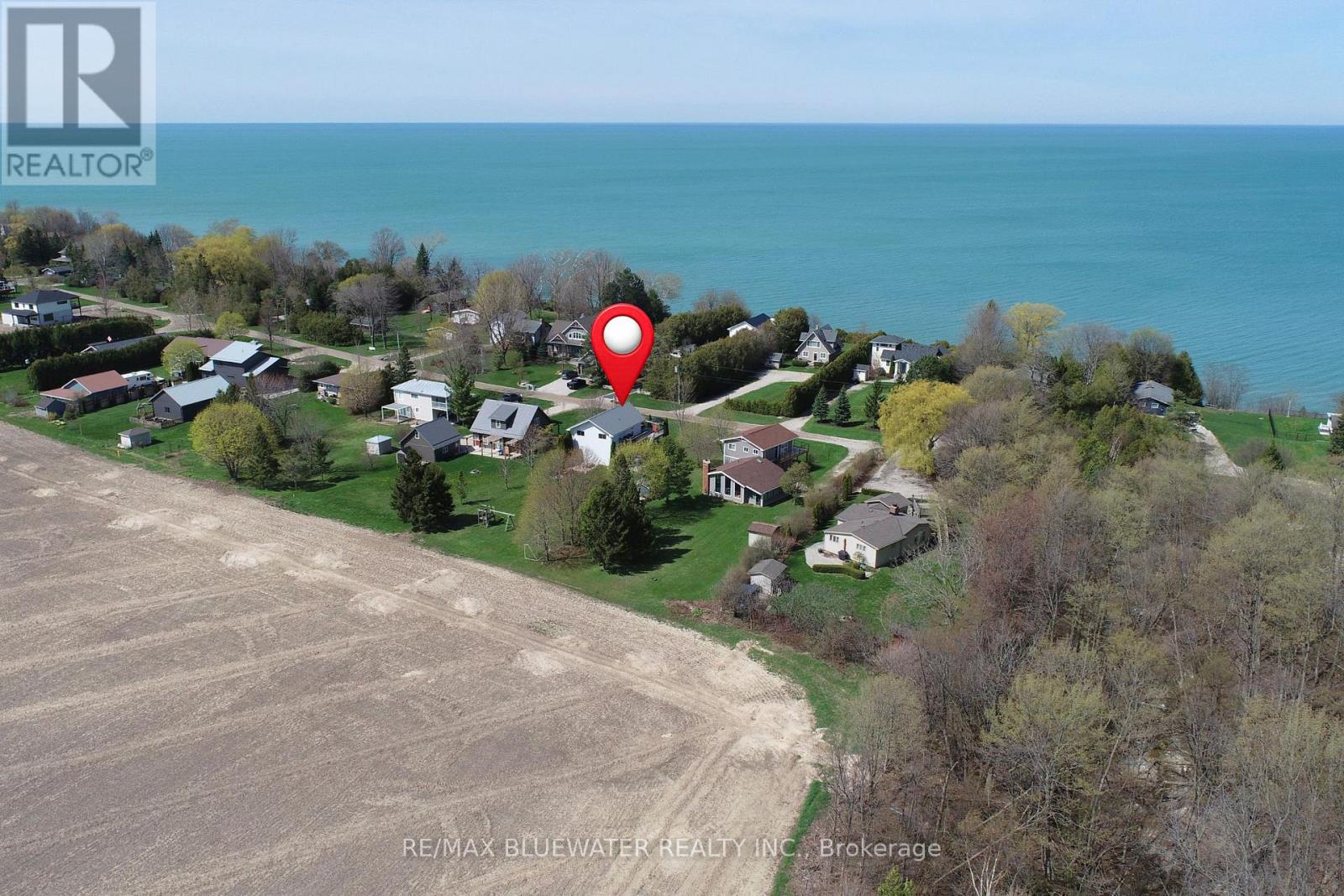 74156 Bluehaven Beach Drive Property Photo 2