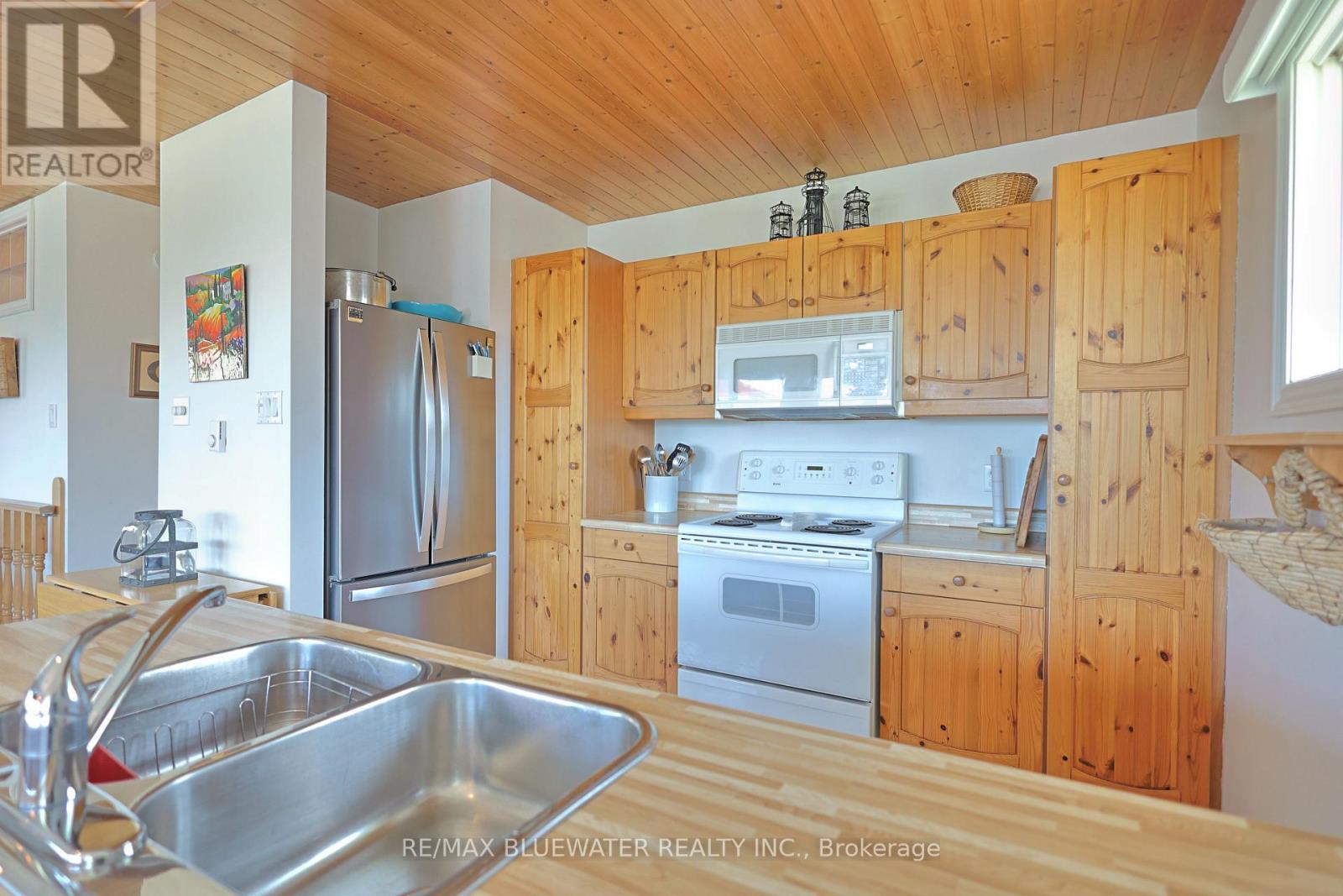 74156 Bluehaven Beach Drive Property Photo 5