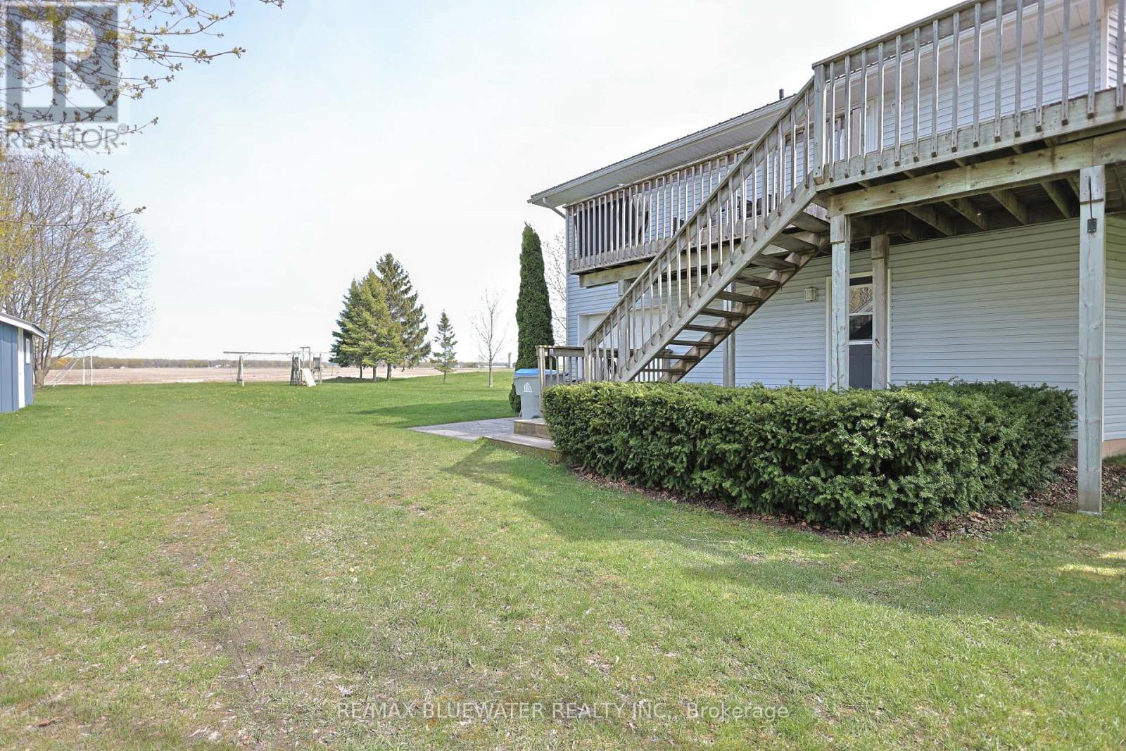 74156 Bluehaven Beach Drive Property Photo 9