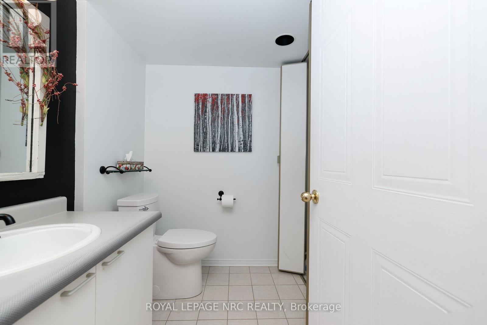 606 - 5100 Dorchester Road Property Photo 17