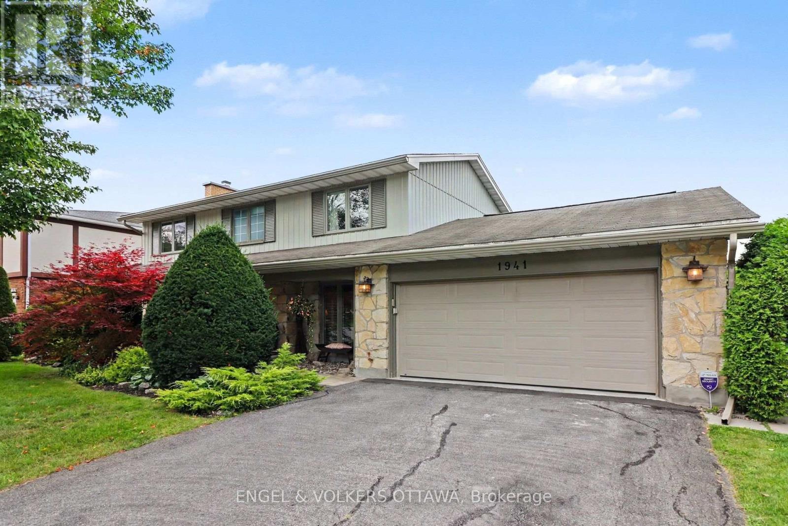 1941 Naskapi Drive Property Photo 2