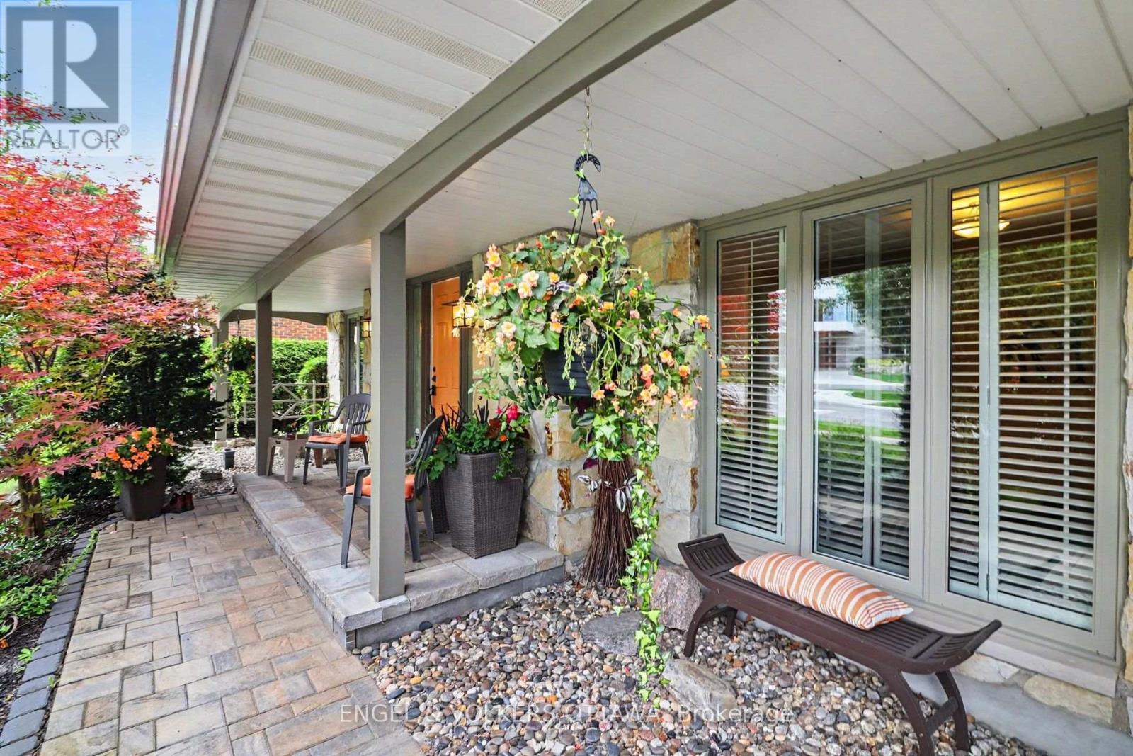 1941 Naskapi Drive Property Photo 6