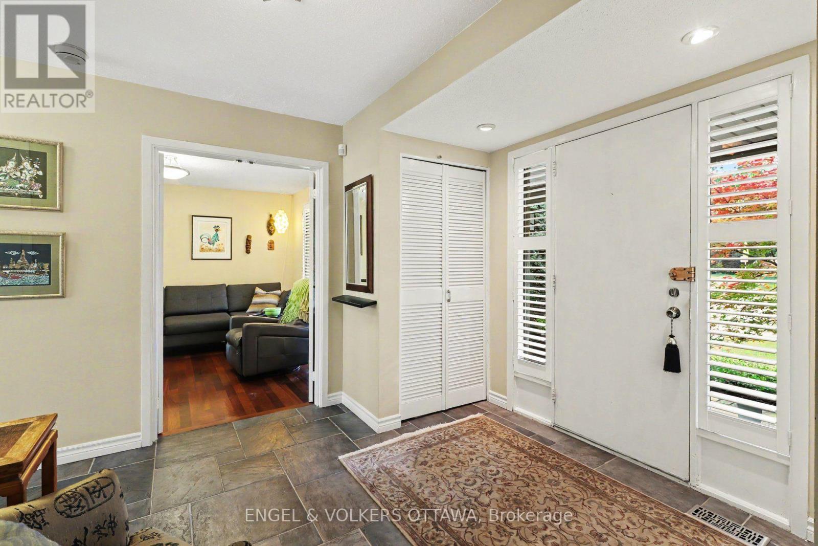 1941 Naskapi Drive Property Photo 8