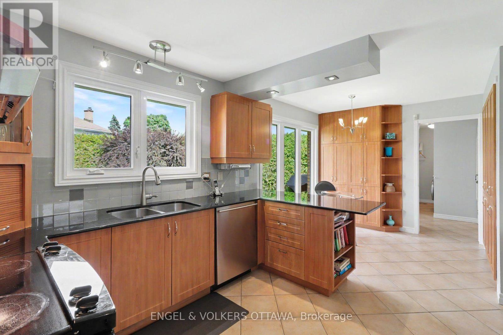 1941 Naskapi Drive Property Photo 17
