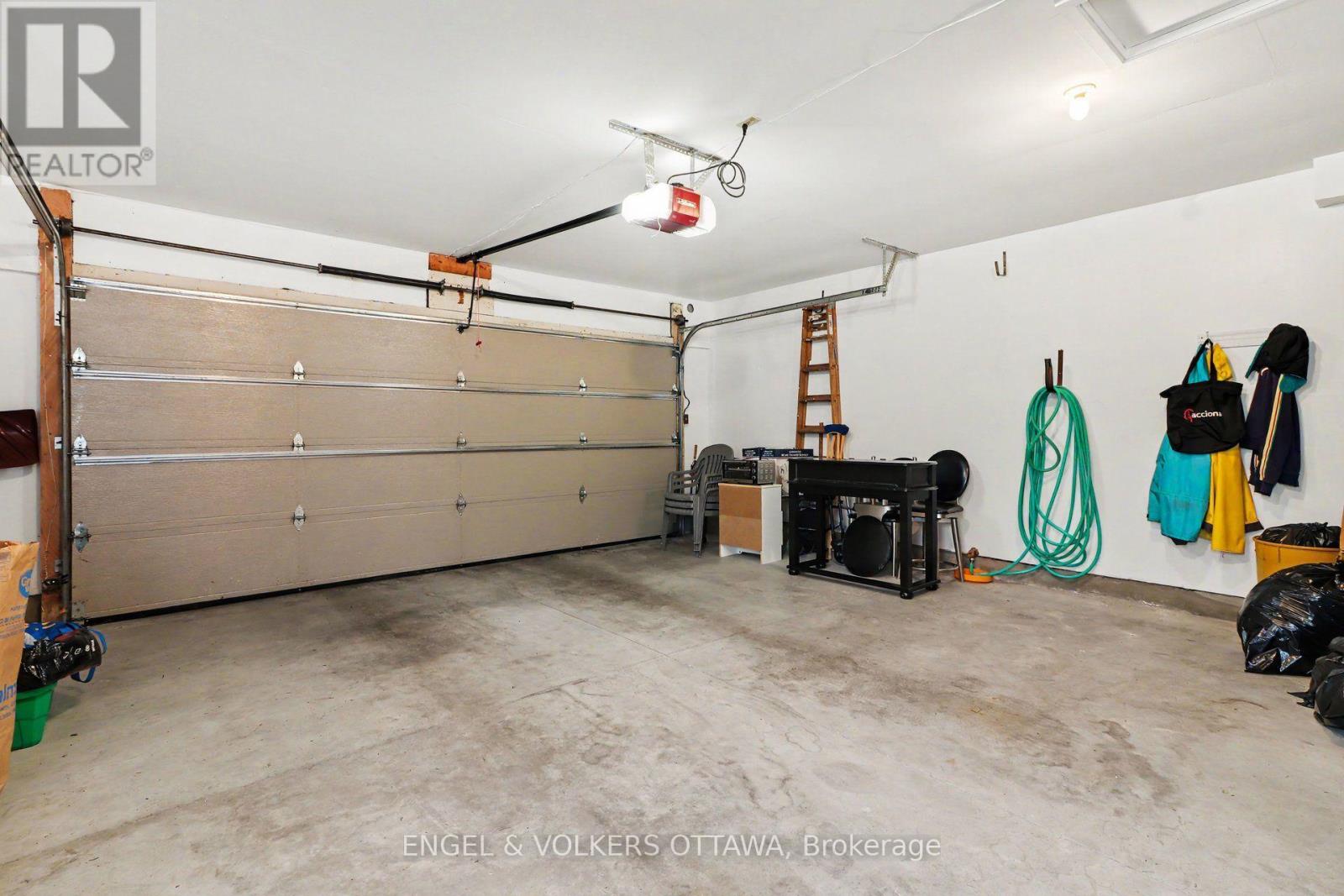 1941 Naskapi Drive Property Photo 33