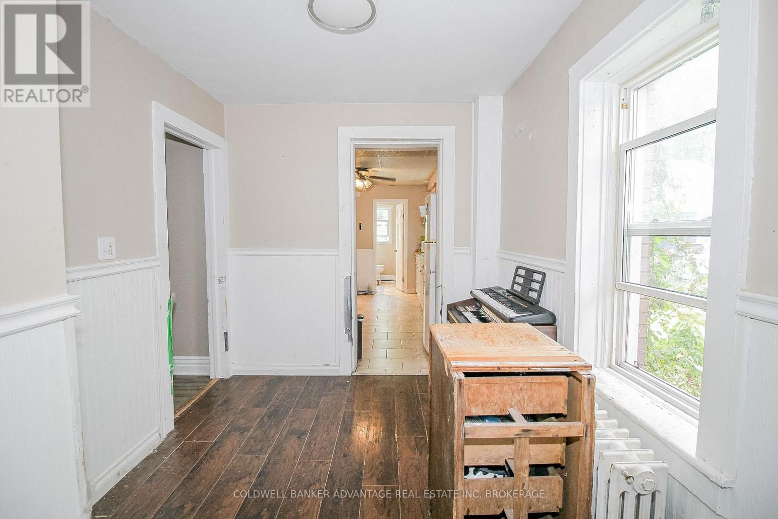 305 Burgar Street Property Photo 2