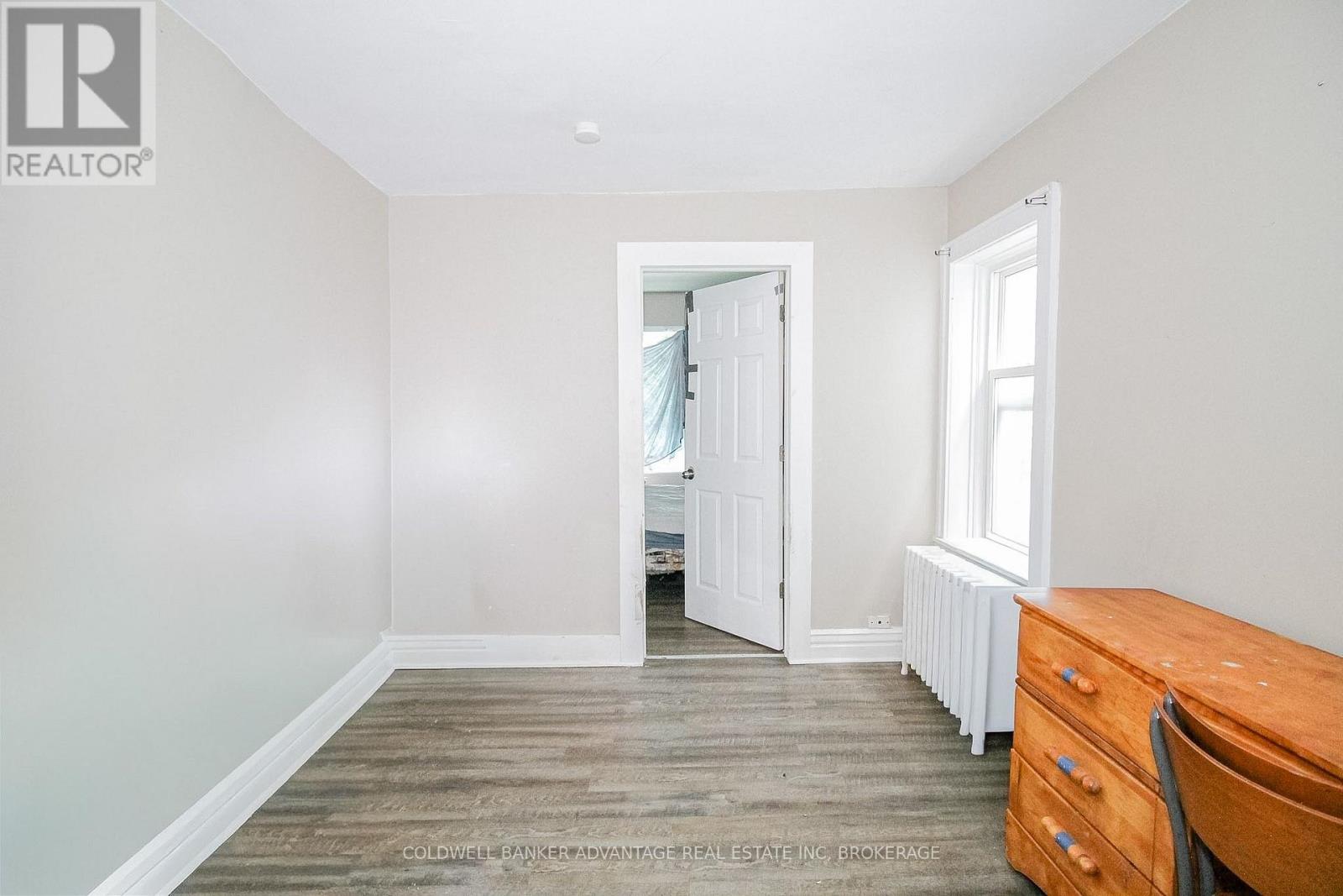 305 Burgar Street Property Photo 5