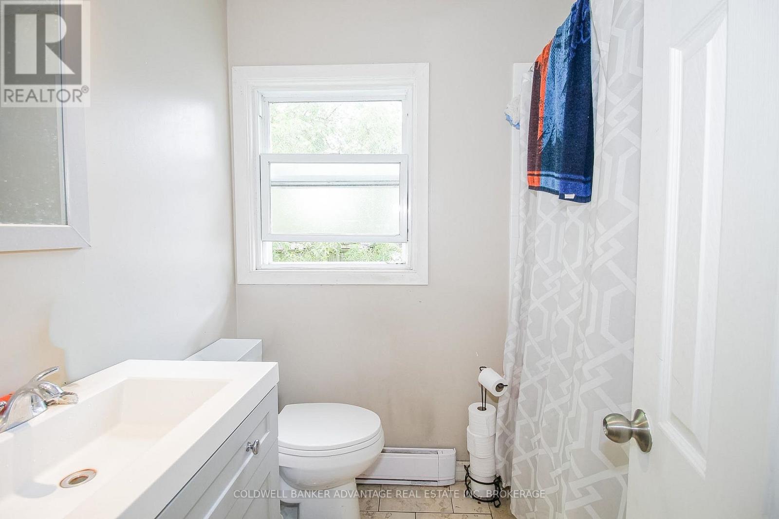 305 Burgar Street Property Photo 13